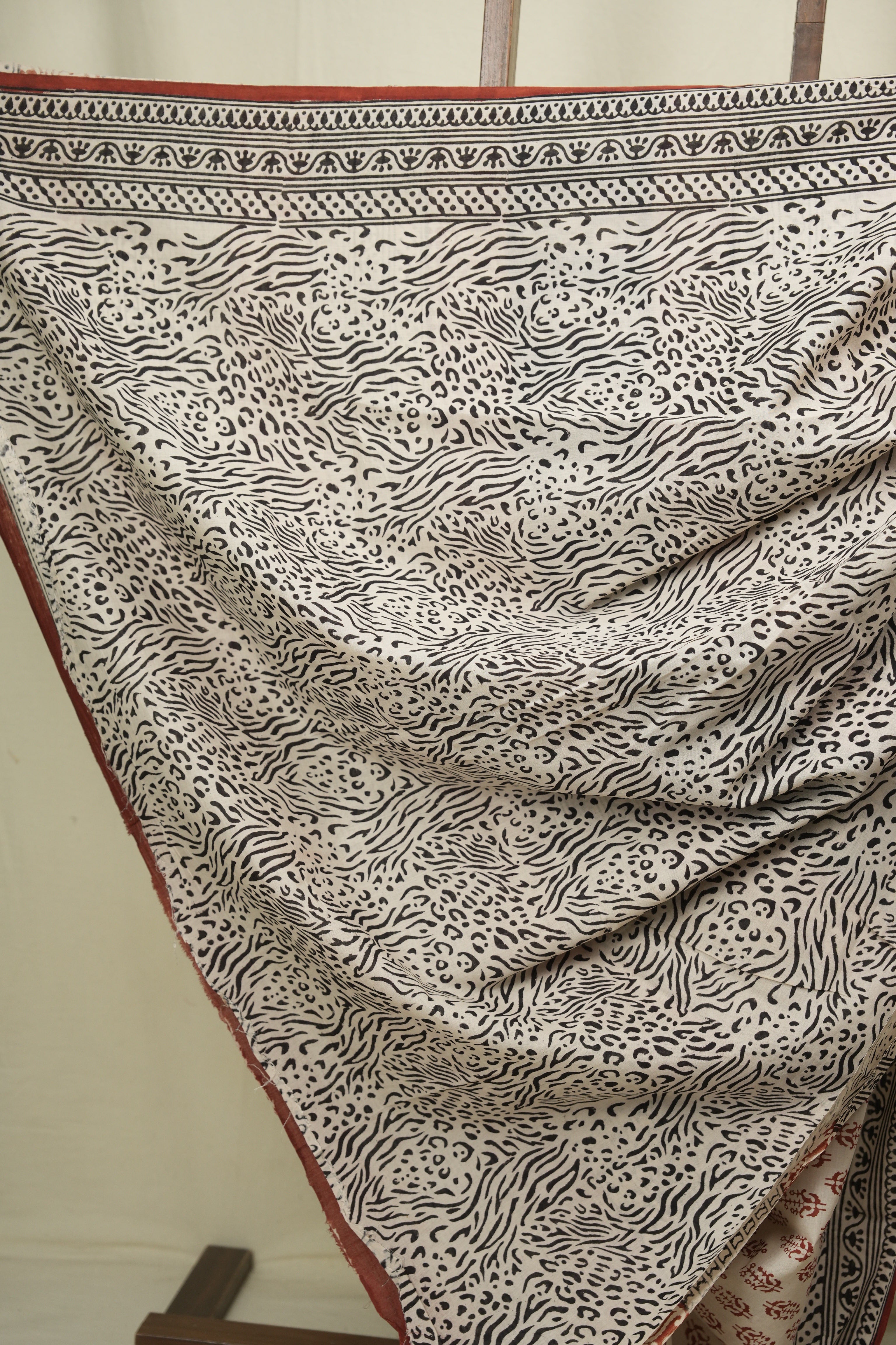 Cream HBP Cotton Saree - SRCCS3670