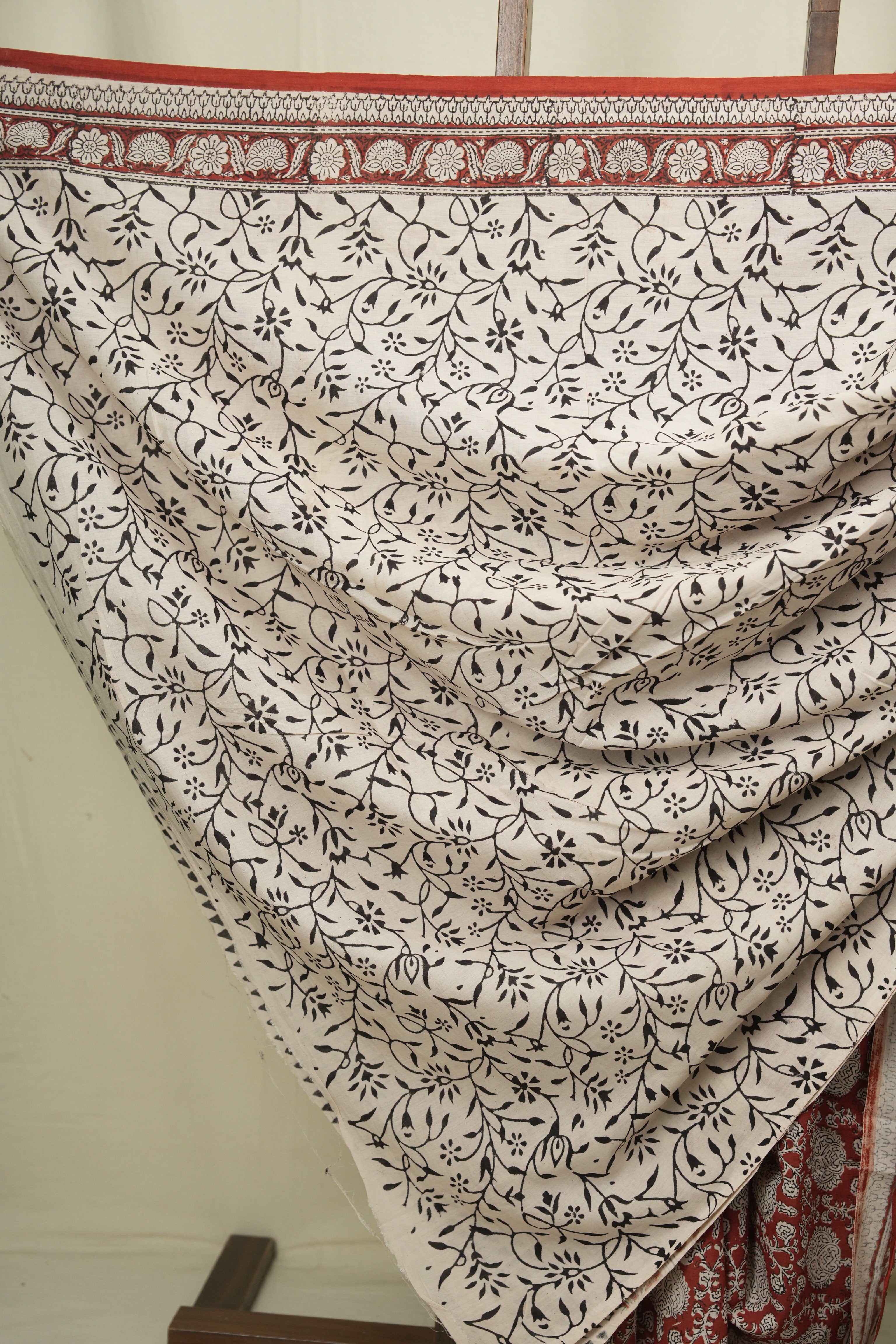 Red HBP Cotton Saree - SRRCS3690