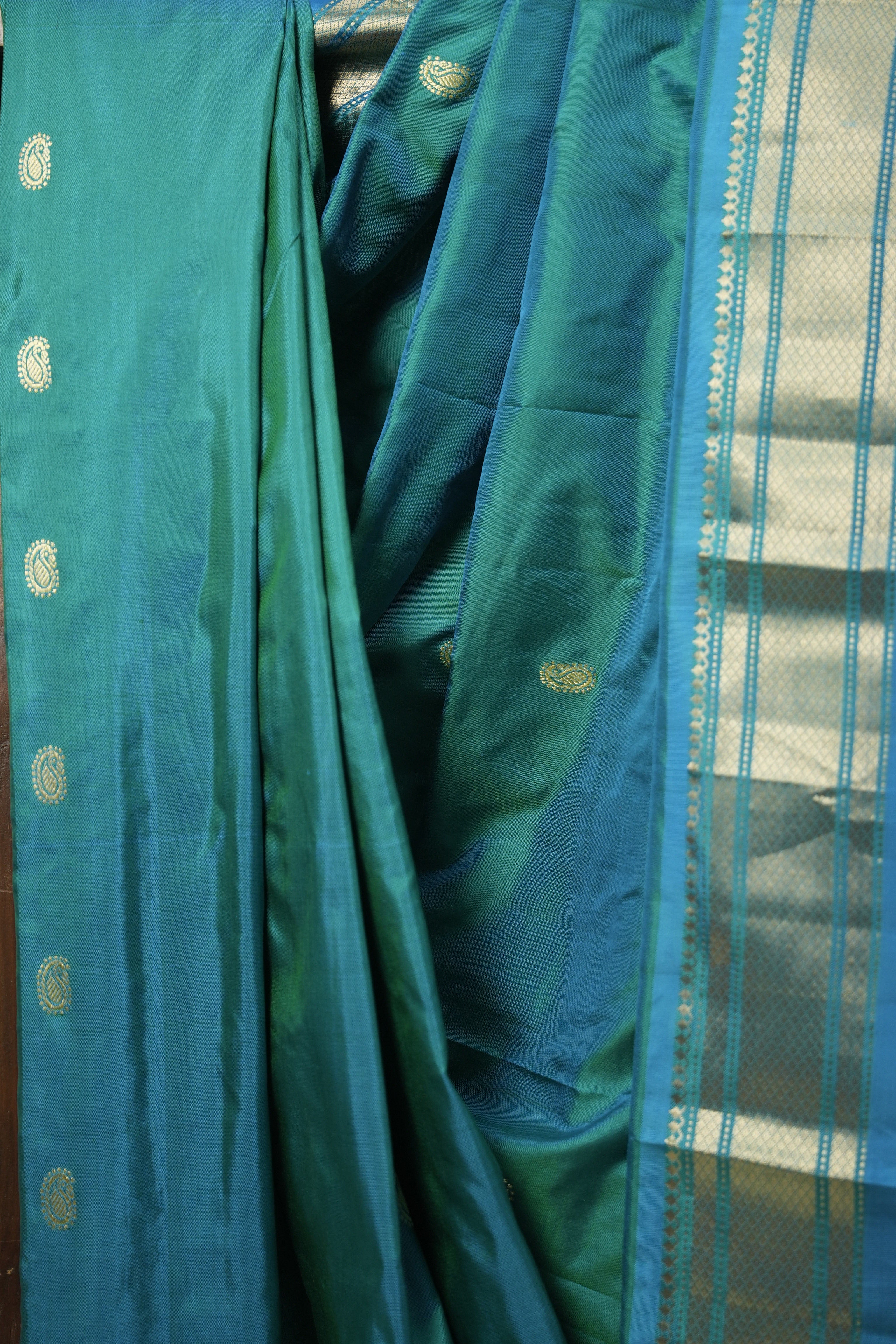 Two Tone Turquoise Silk Paithani Saree - SRTTTSPS754