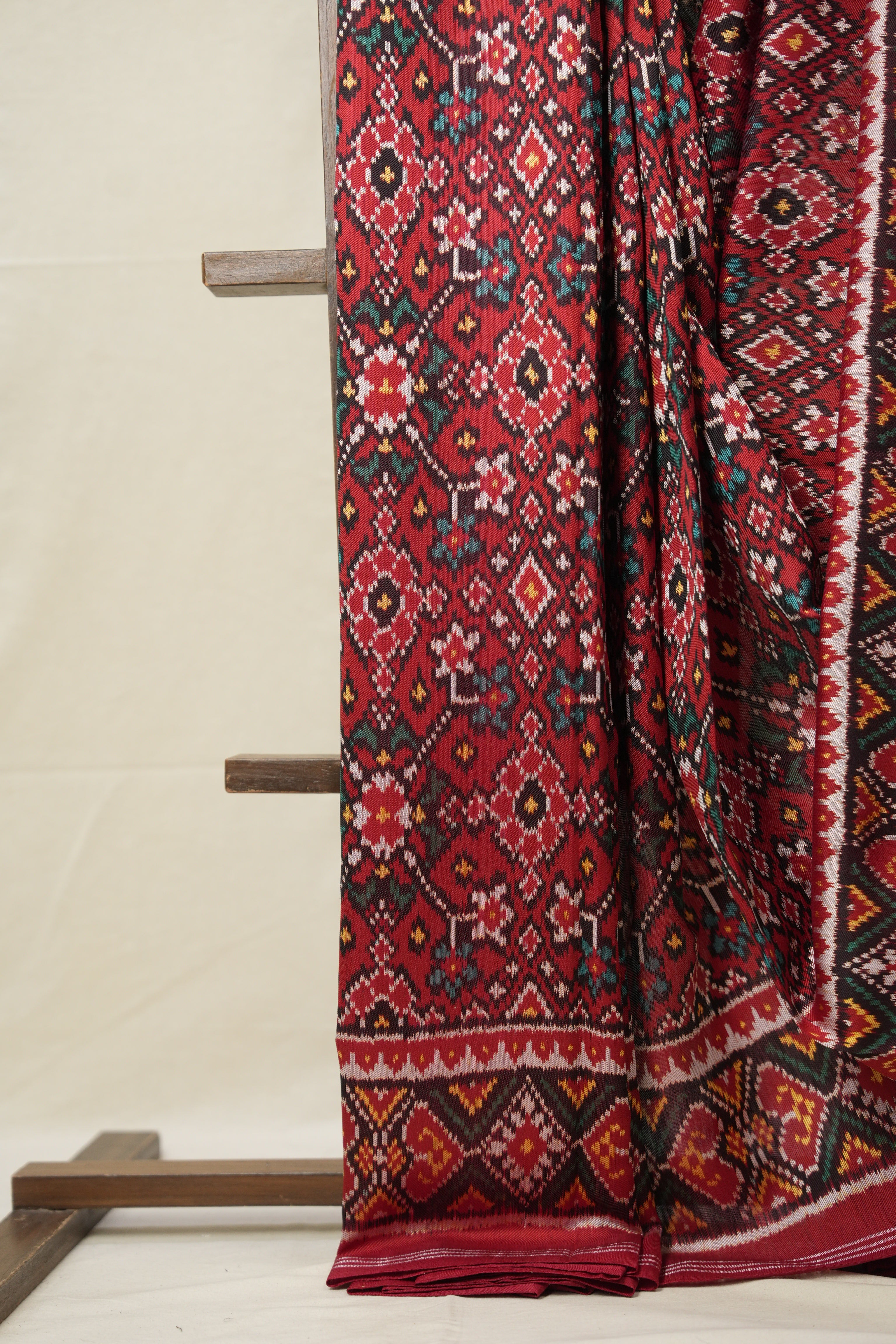 Red Rajkot Patola Silk Saree - Saavari - SSRRPSS11