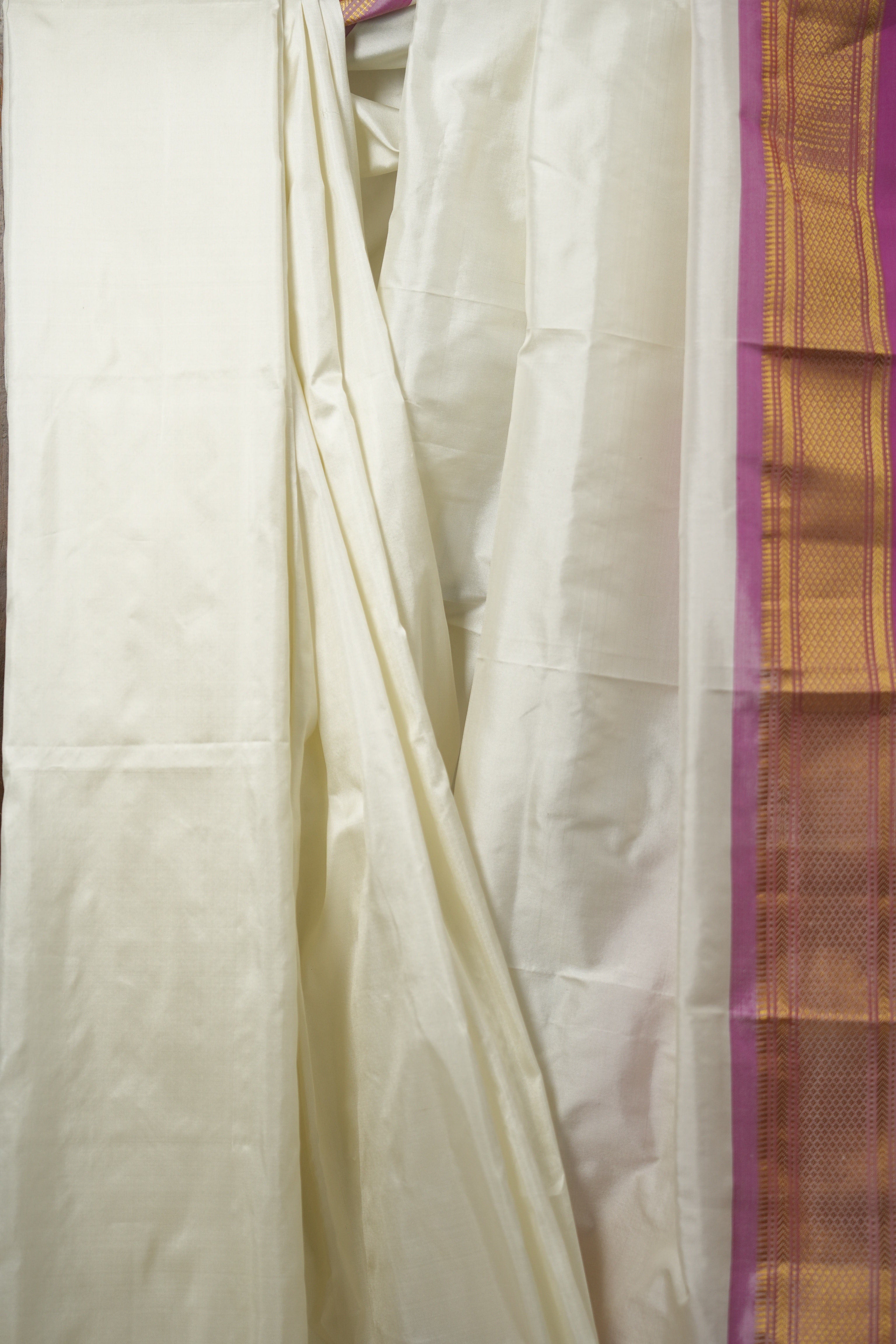 Milky White Silk Paithani Saree - SRMWSPS745