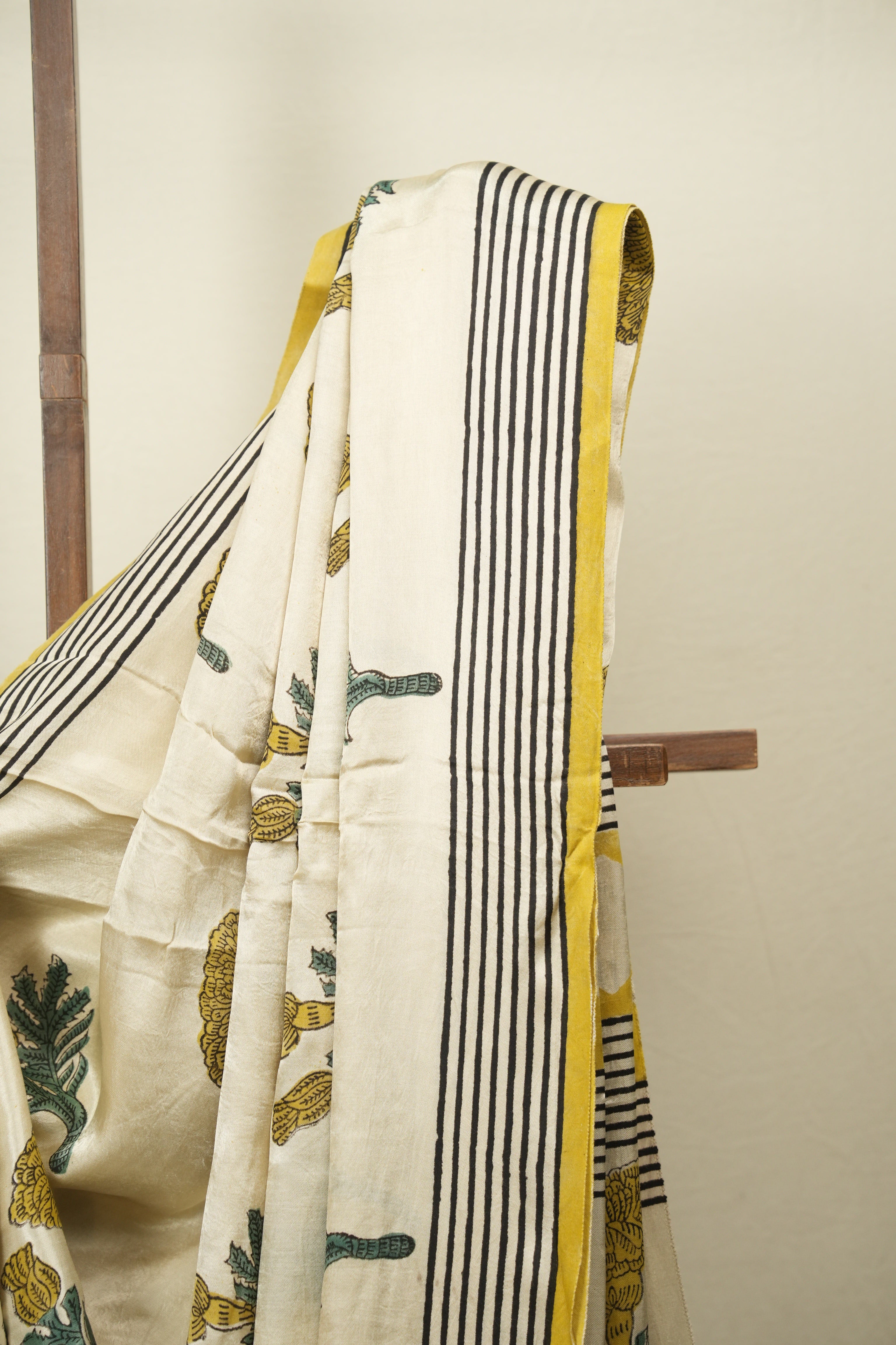 Off -White HBP Modal Silk Saree - SROWMSS731
