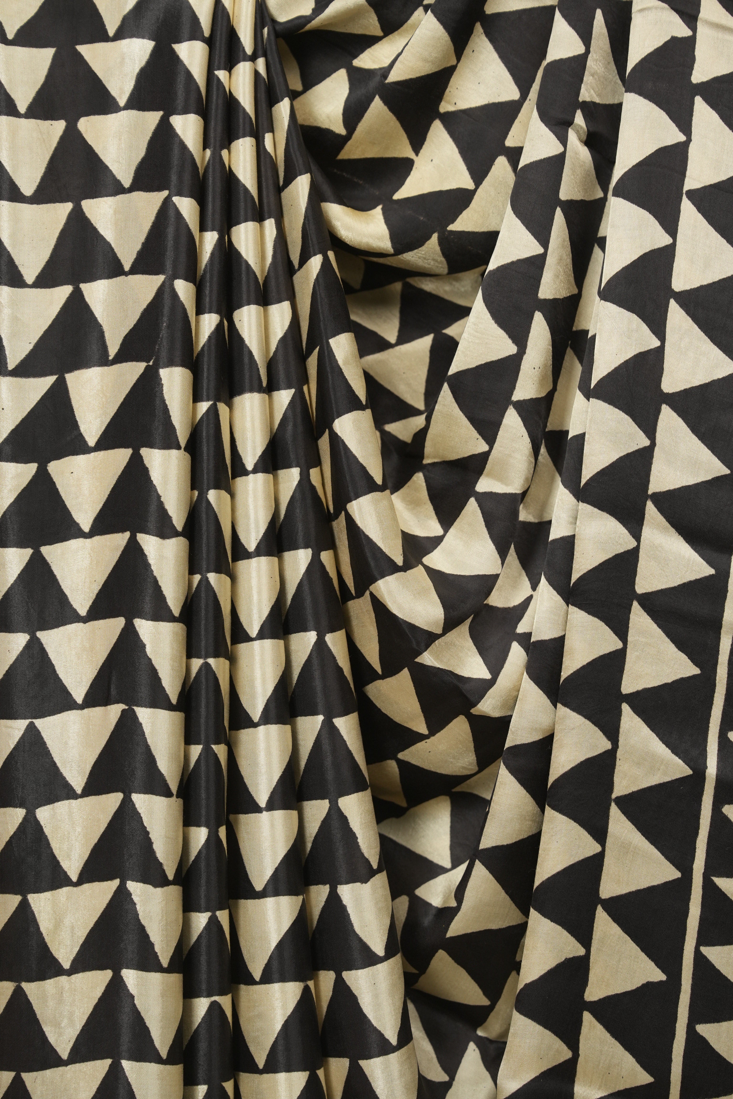Black HBP Modal Silk Saree - SRBMSS720
