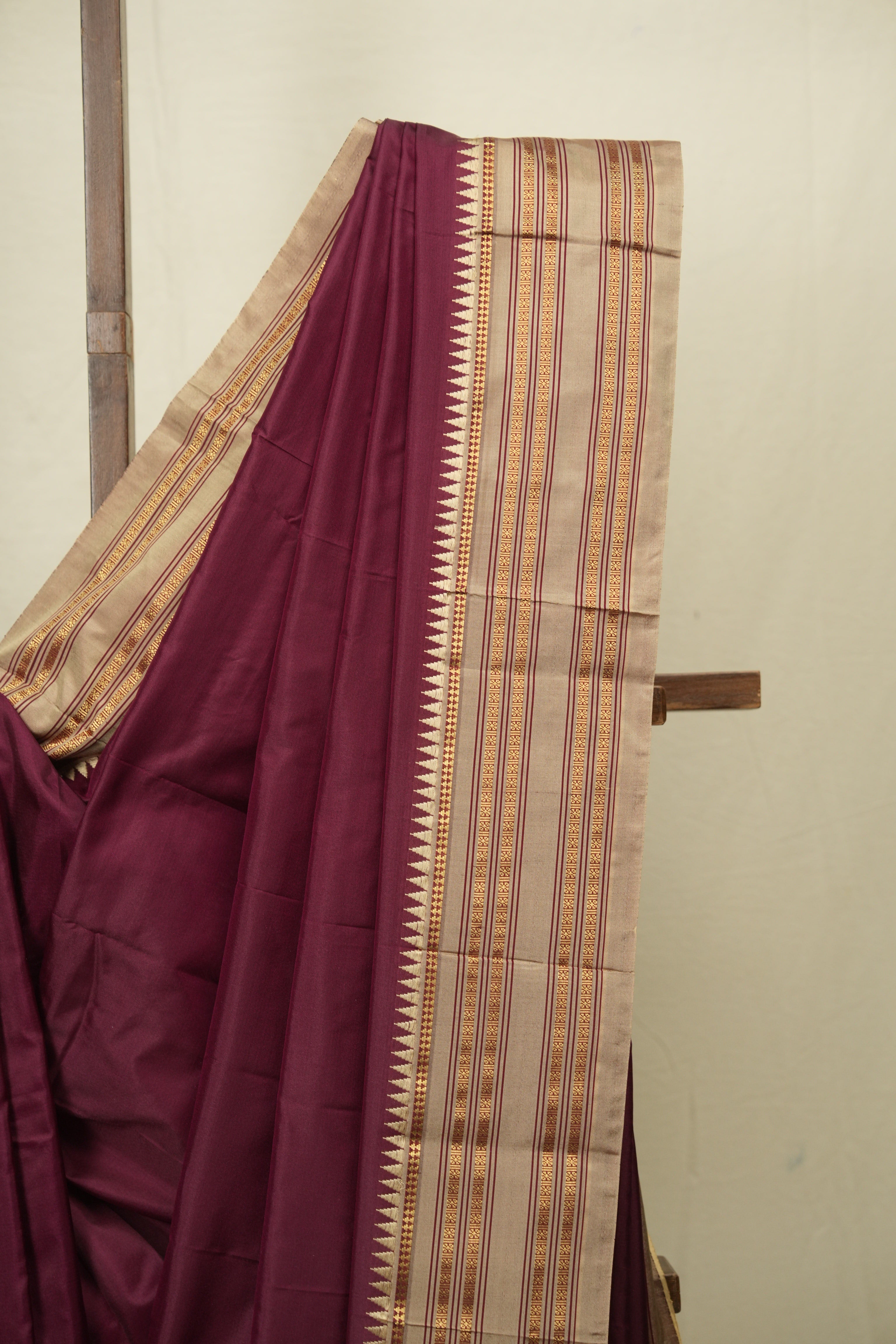 Wine Narayan Peth Silk Saree - SRWNPSS18