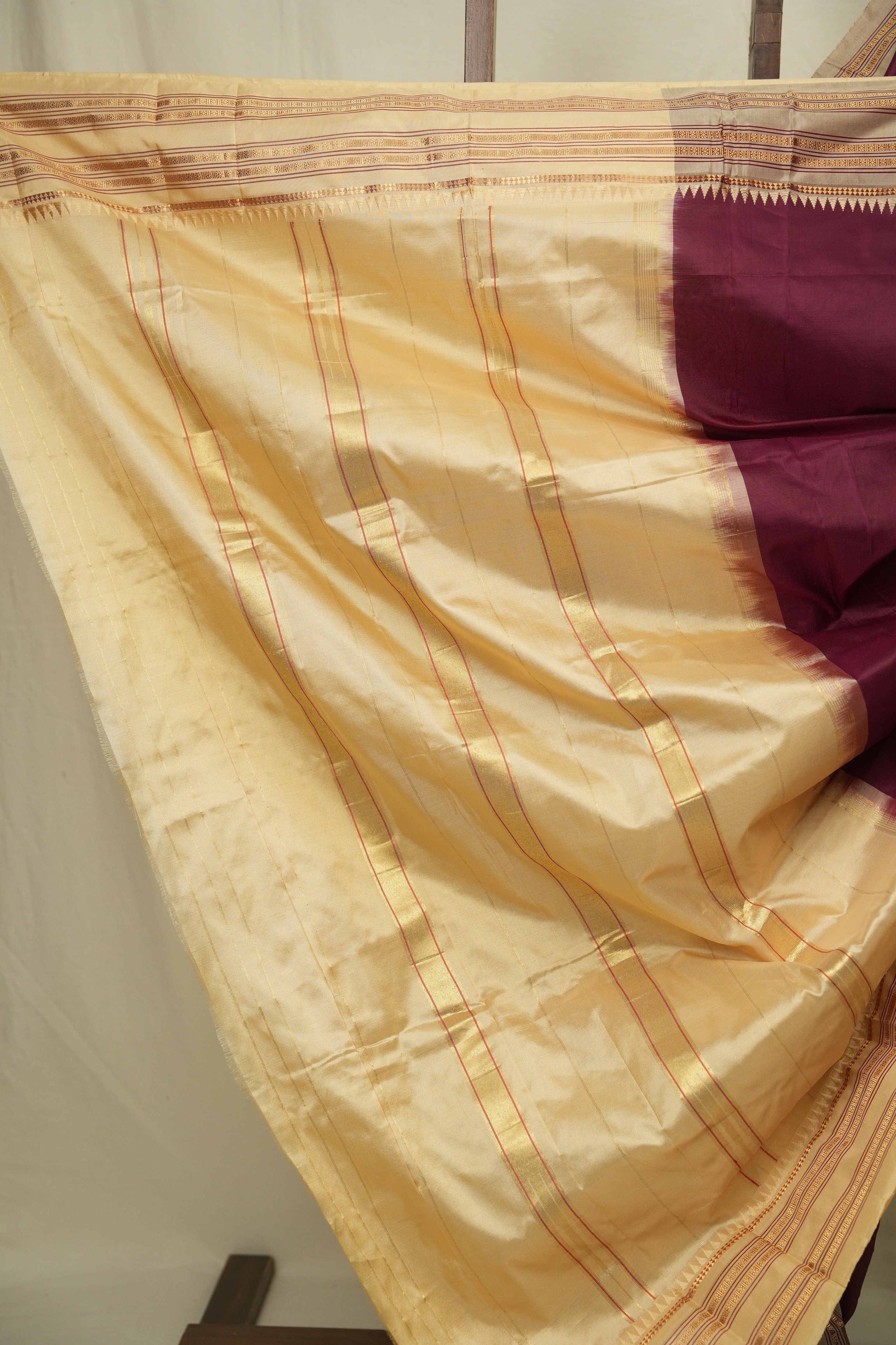 Wine Narayan Peth Silk Saree - SRWNPSS18