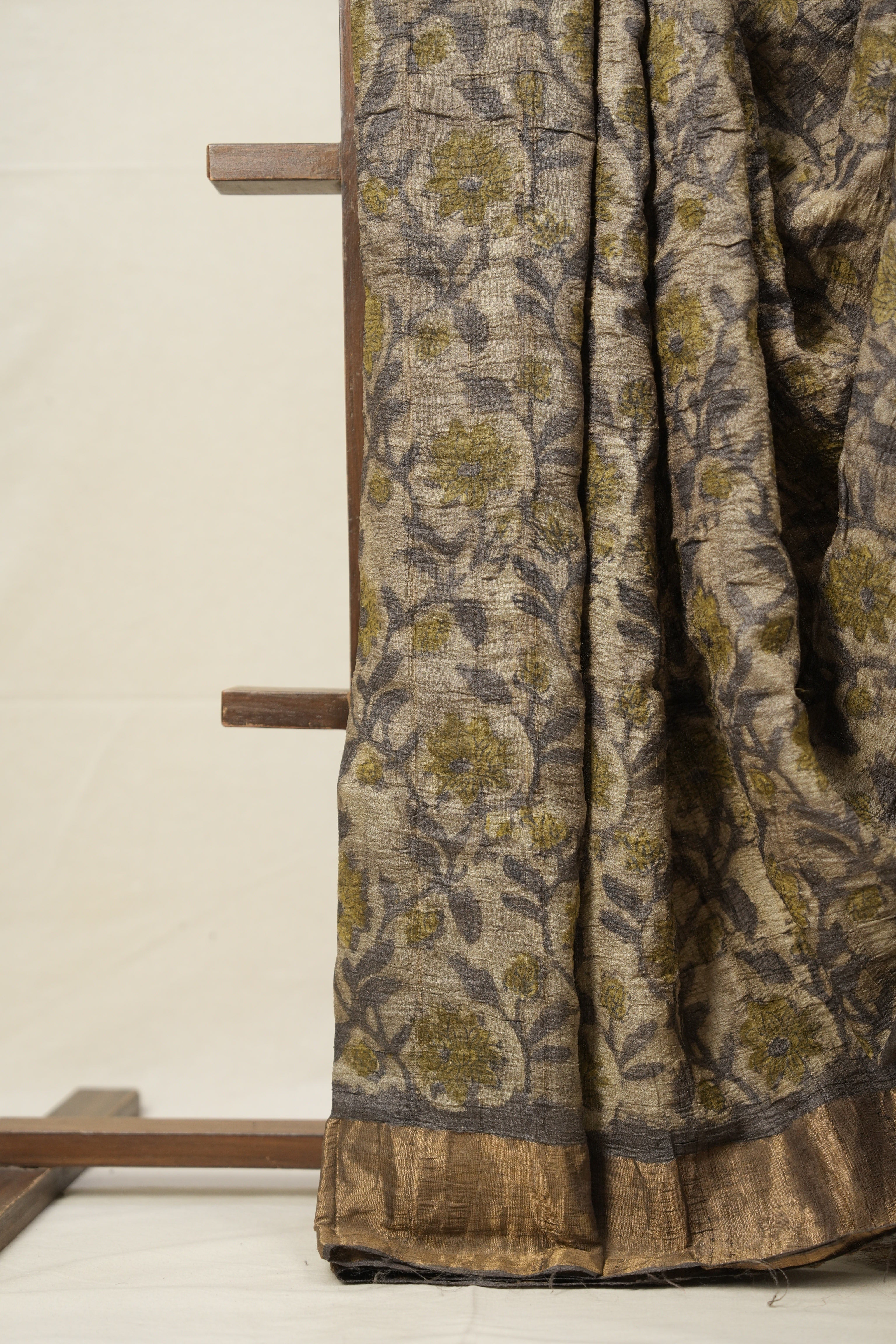 Kashish Cream HBP Tussar Silk Saree - SRKCHTSS744