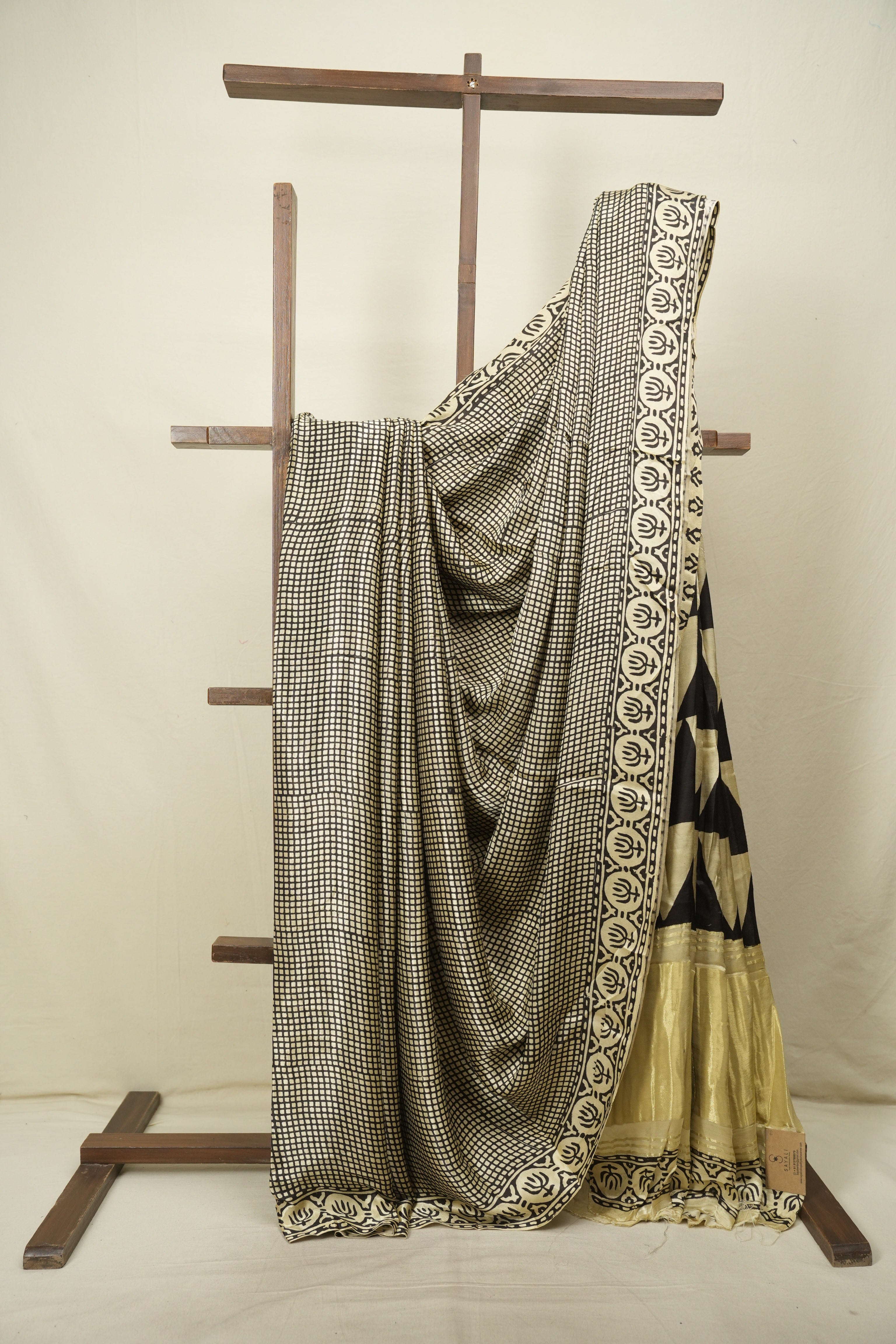 Black HBP Modal Silk Saree - SRBMSS715