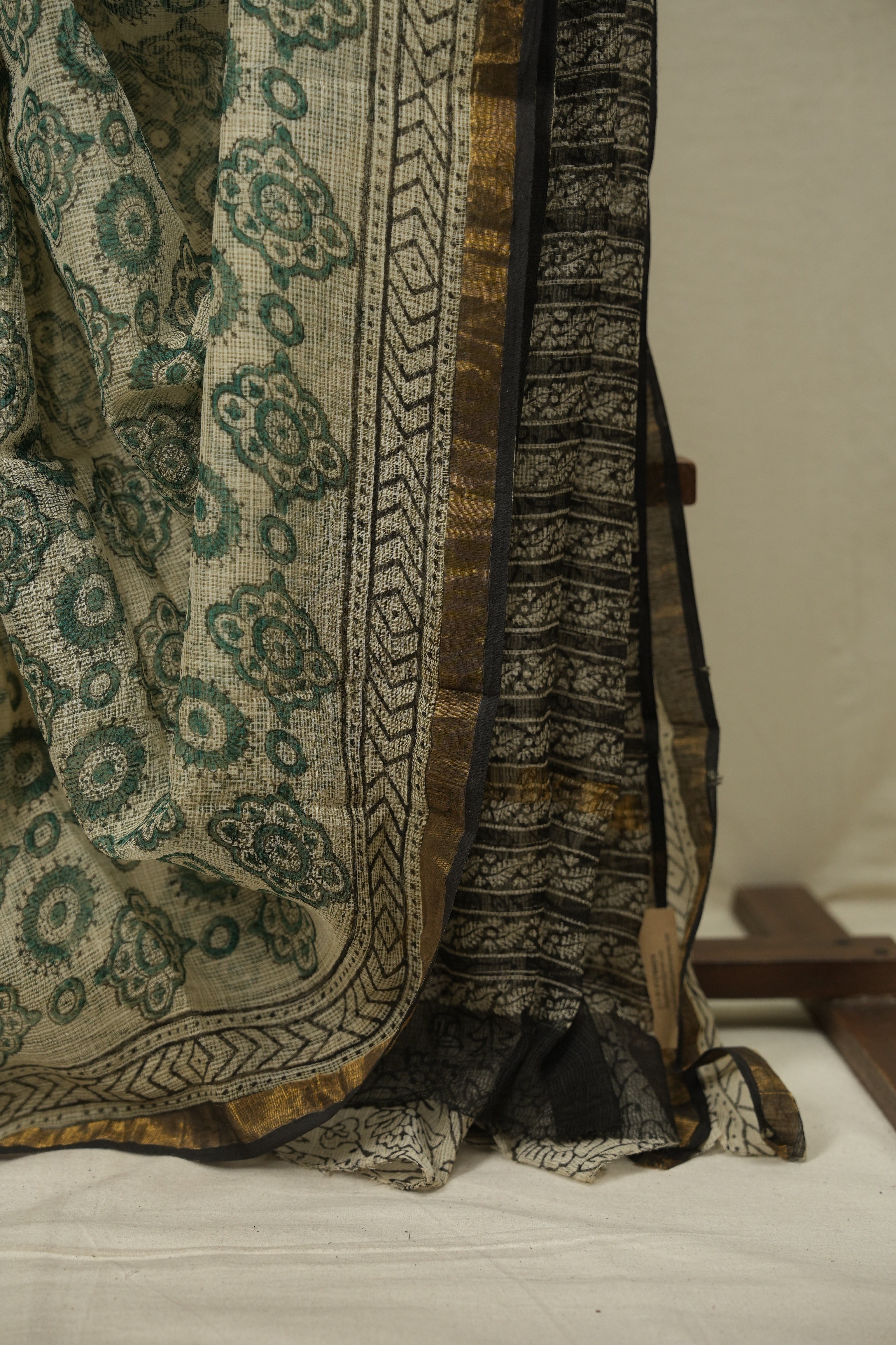 Off-White Kota Doria Saree - SROWKDS284