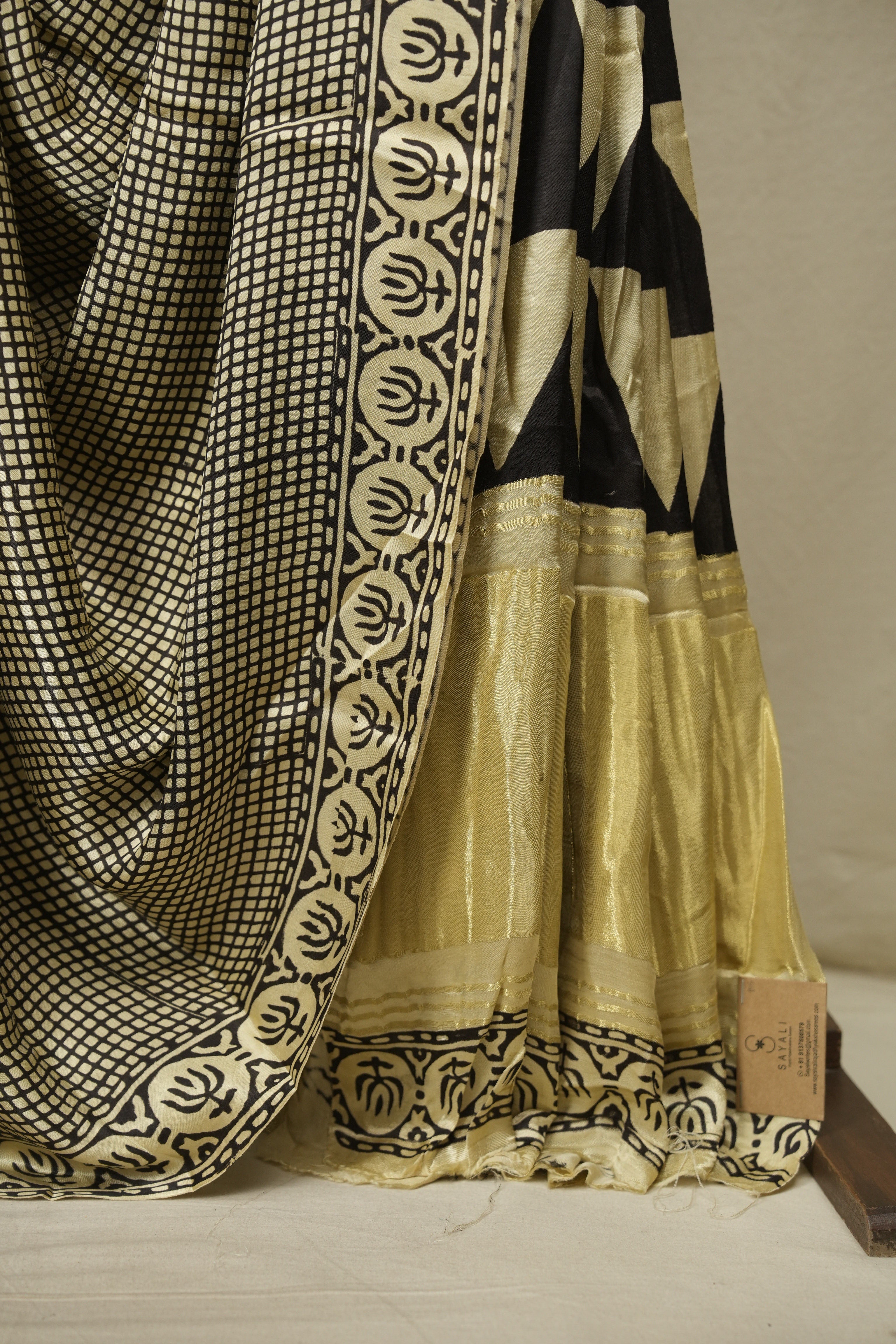 Black HBP Modal Silk Saree - SRBMSS715