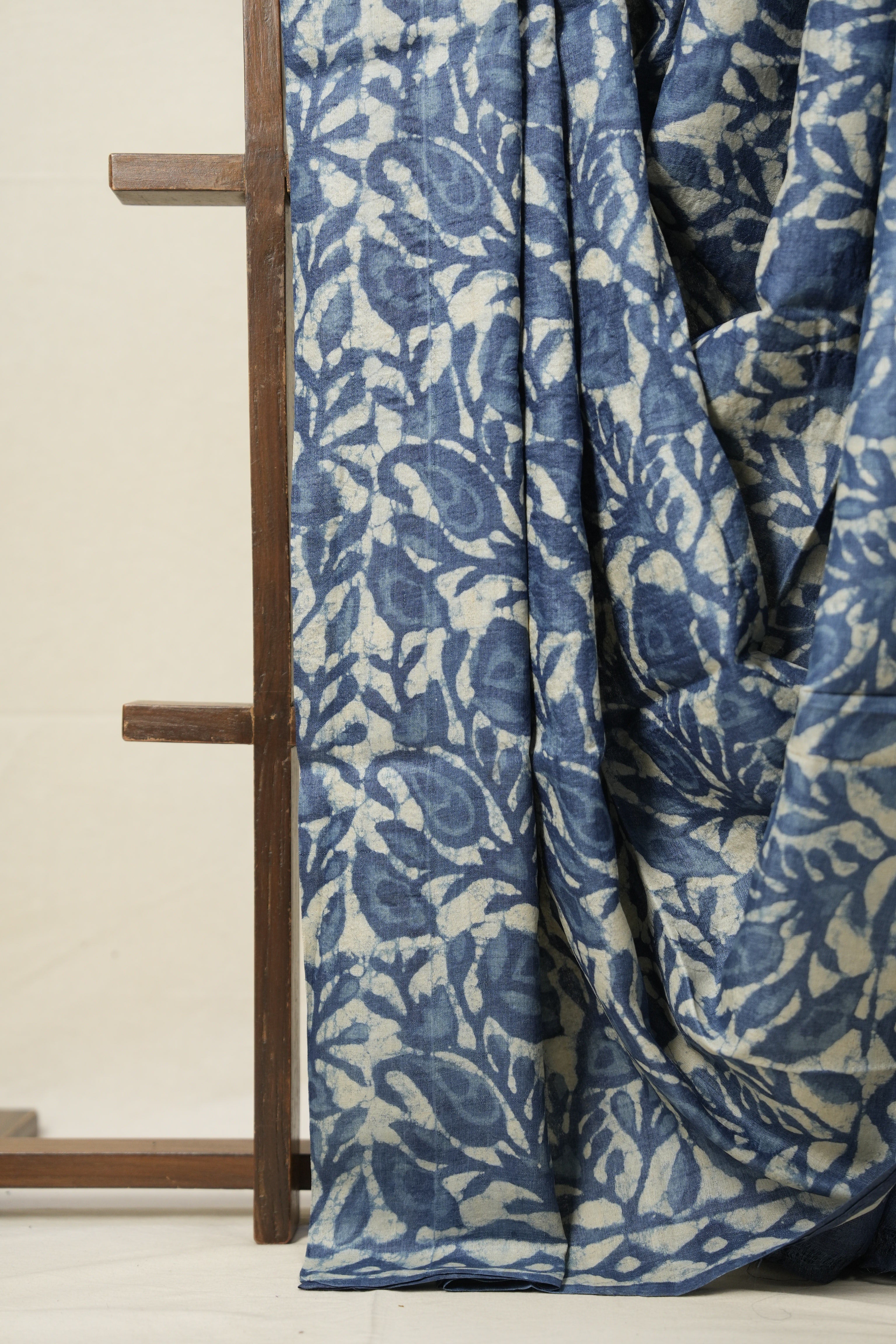 Blue HBP Tussar Silk Saree - SRBHTSS737