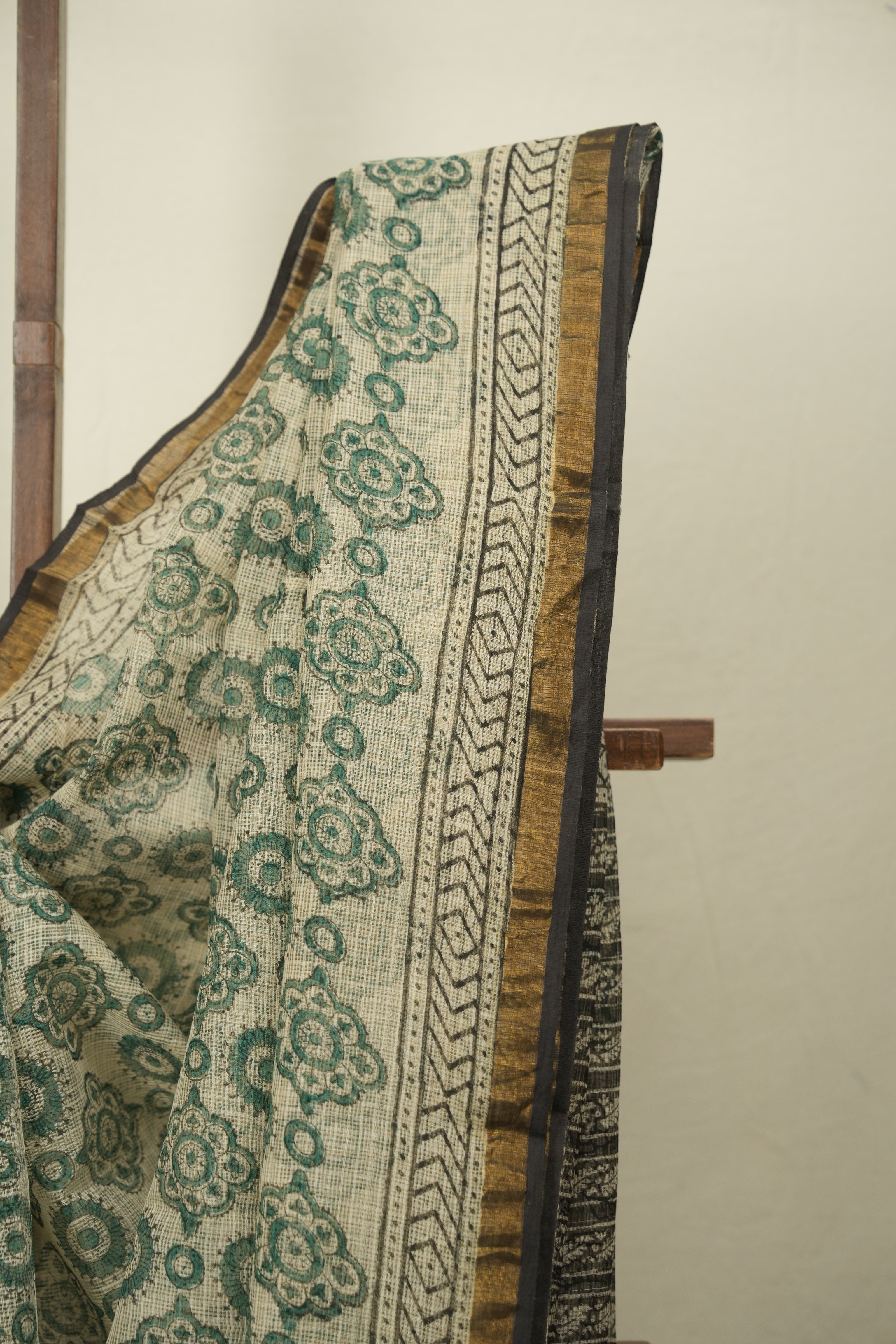 Off-White Kota Doria Saree - SROWKDS284