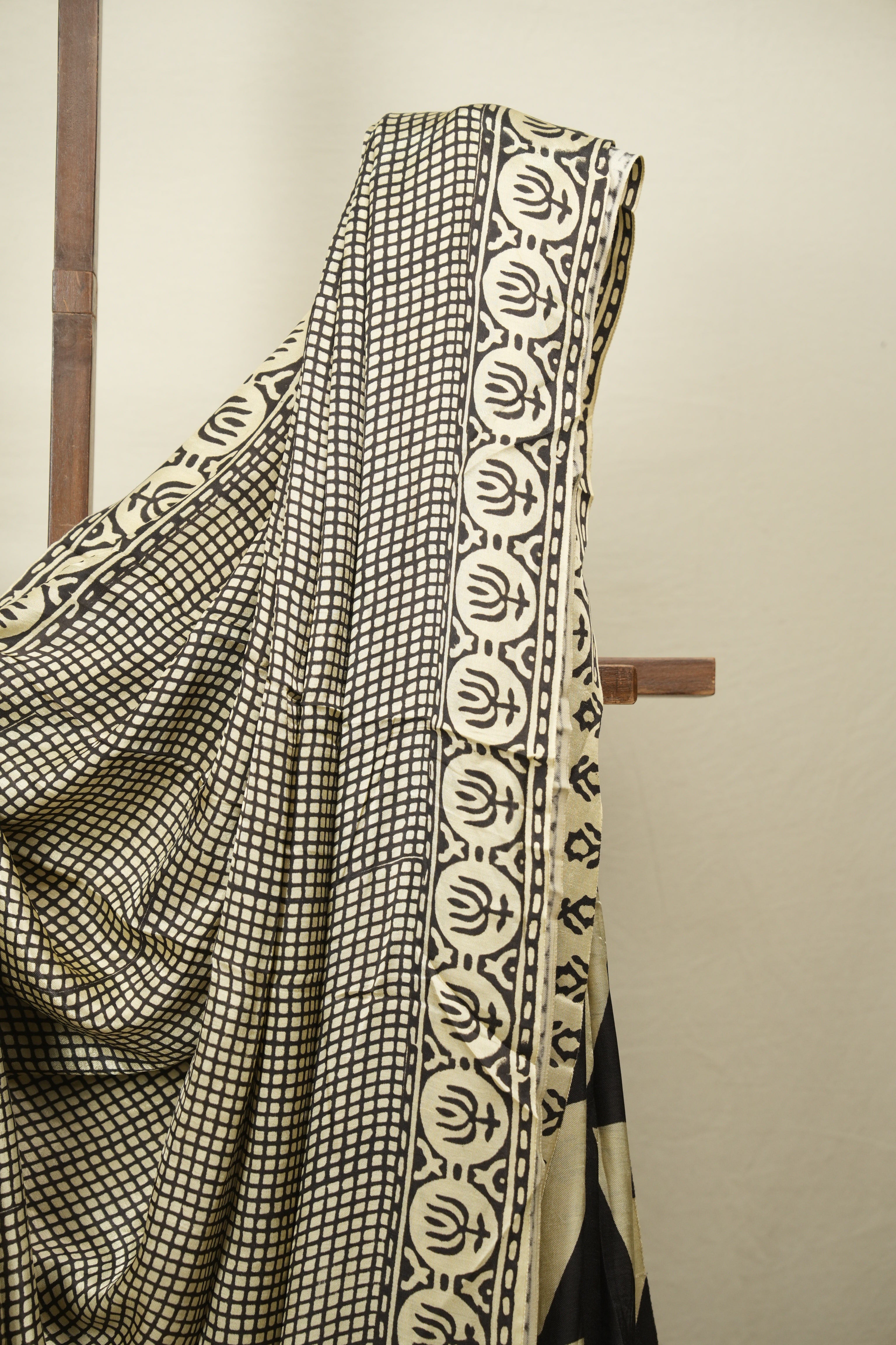 Black HBP Modal Silk Saree - SRBMSS715