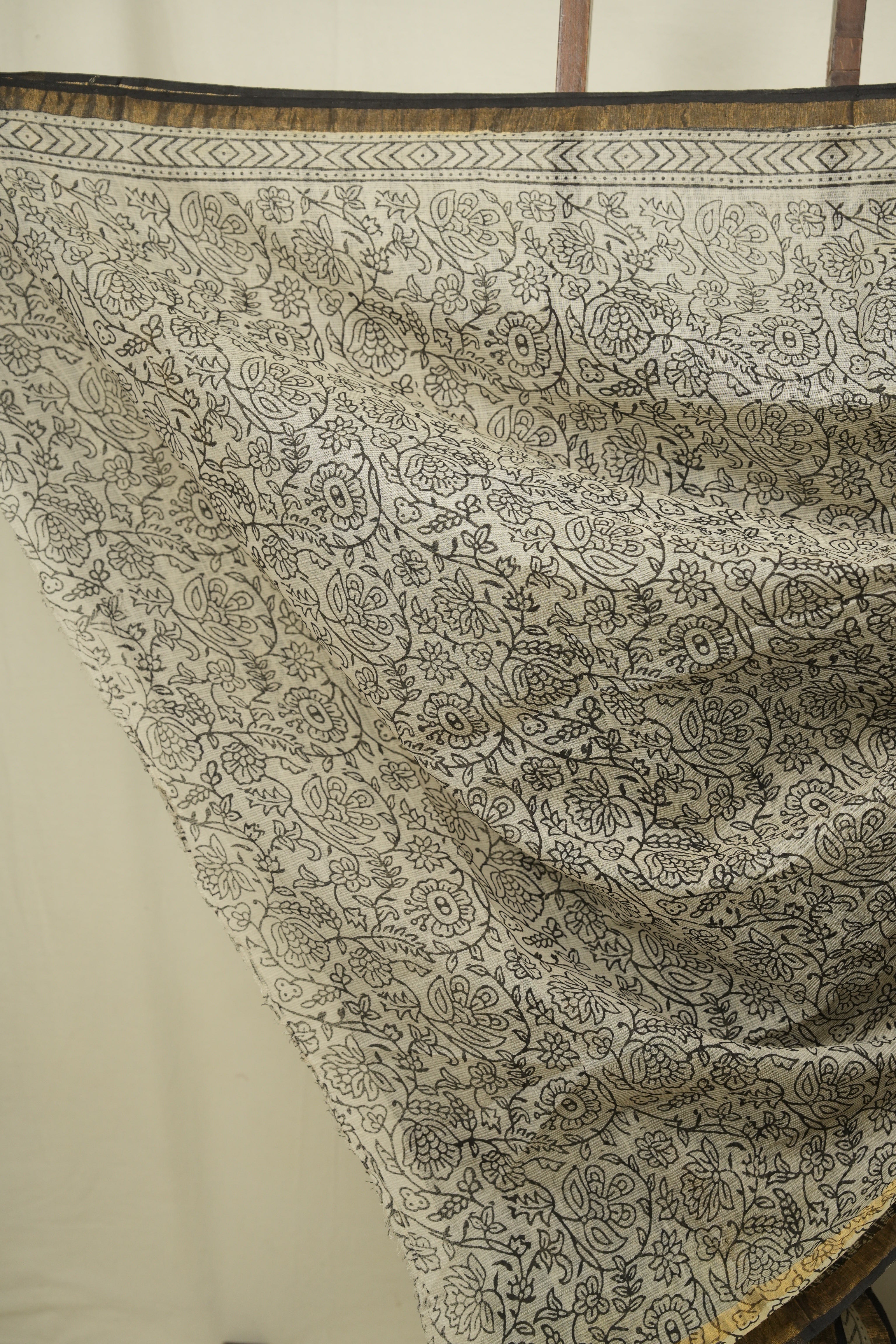 Off-White Kota Doria Saree - SROWKDS284