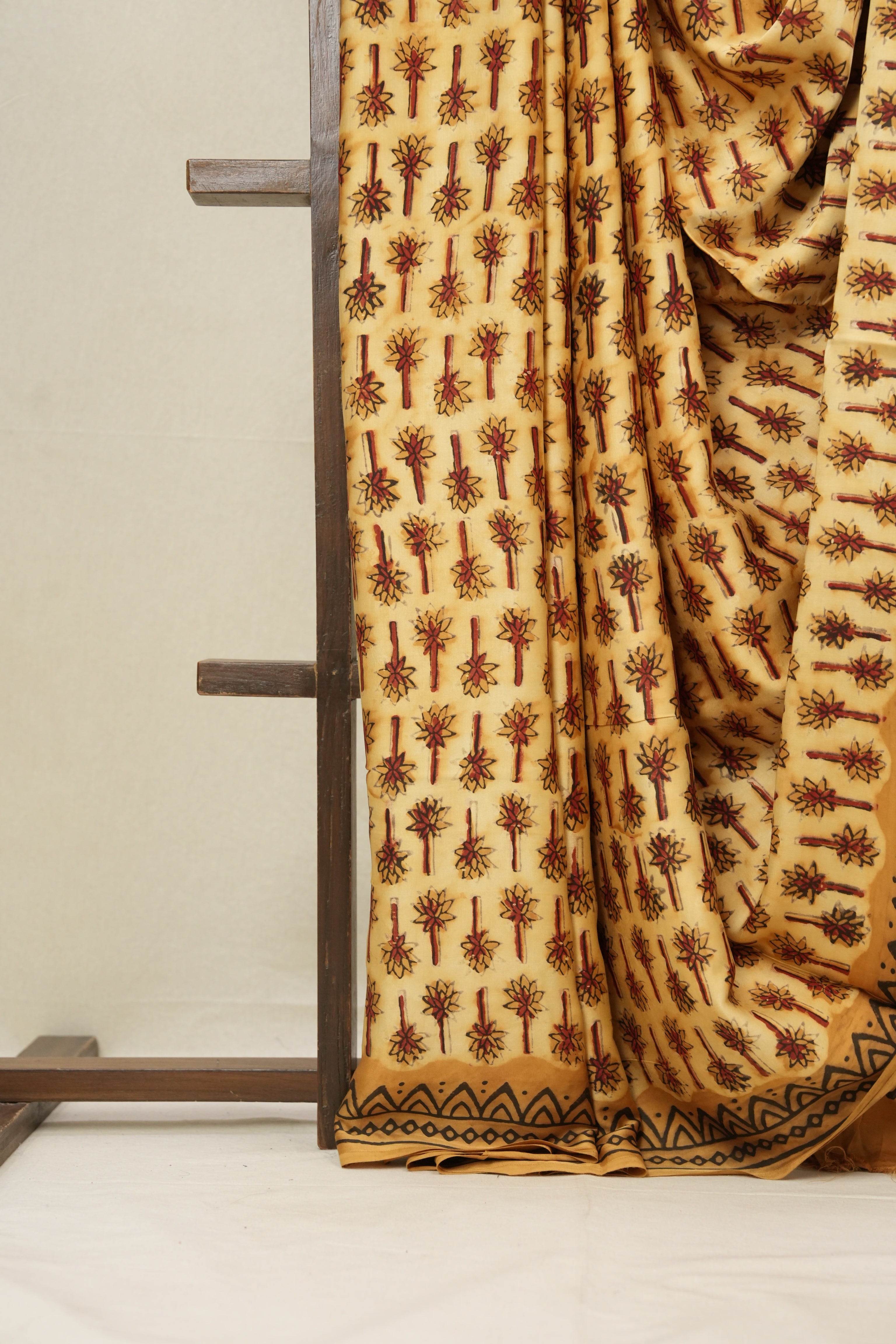 Cream HBP Modal Silk Saree - SRCMSS371