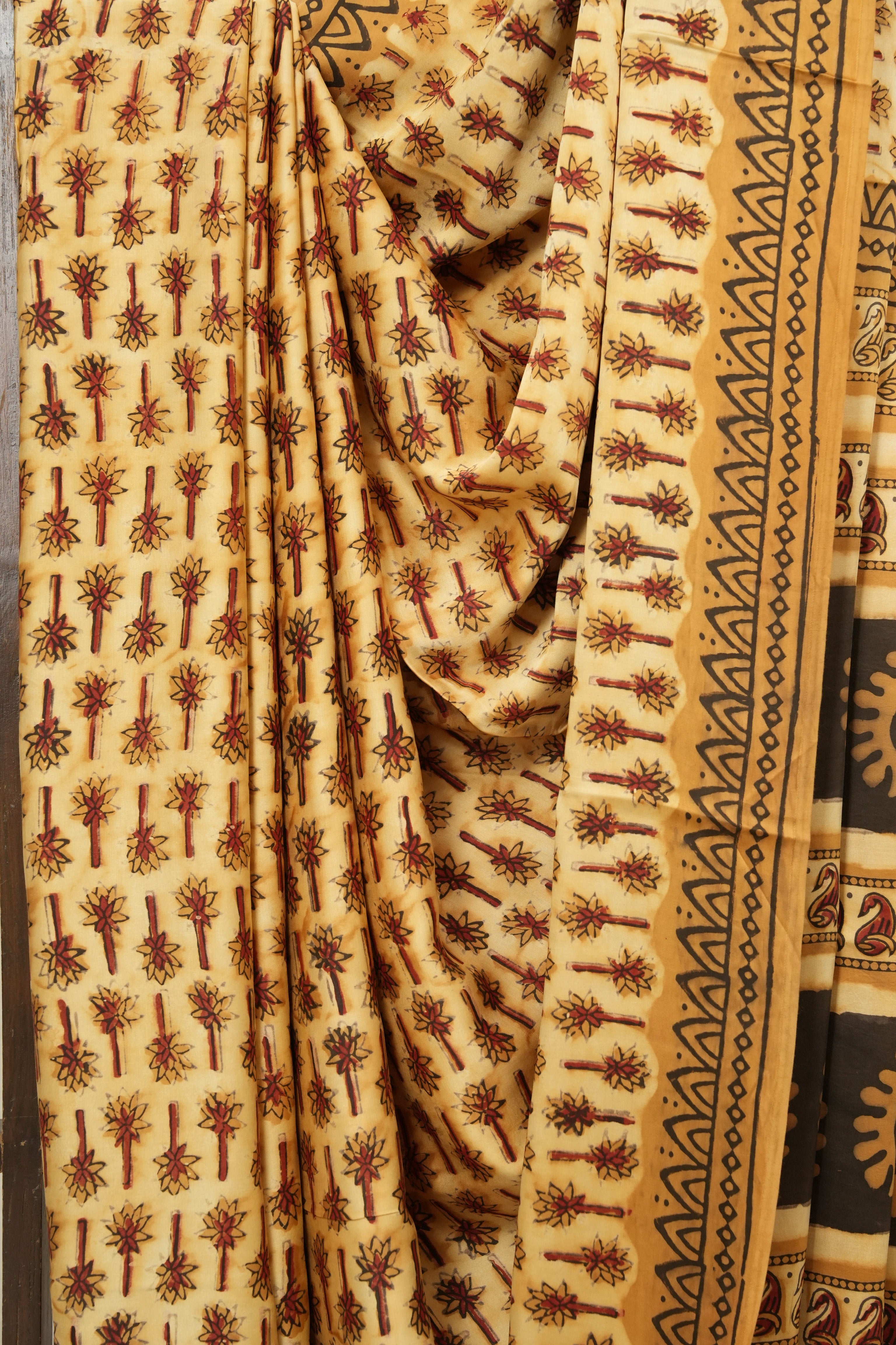 Cream HBP Modal Silk Saree - SRCMSS371