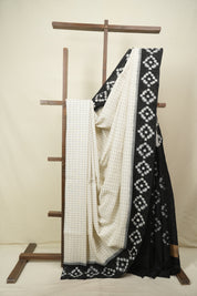White Pochampalli Cotton Ikat Saree - SRWPCIS751