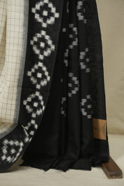 White Pochampalli Cotton Ikat Saree - SRWPCIS751