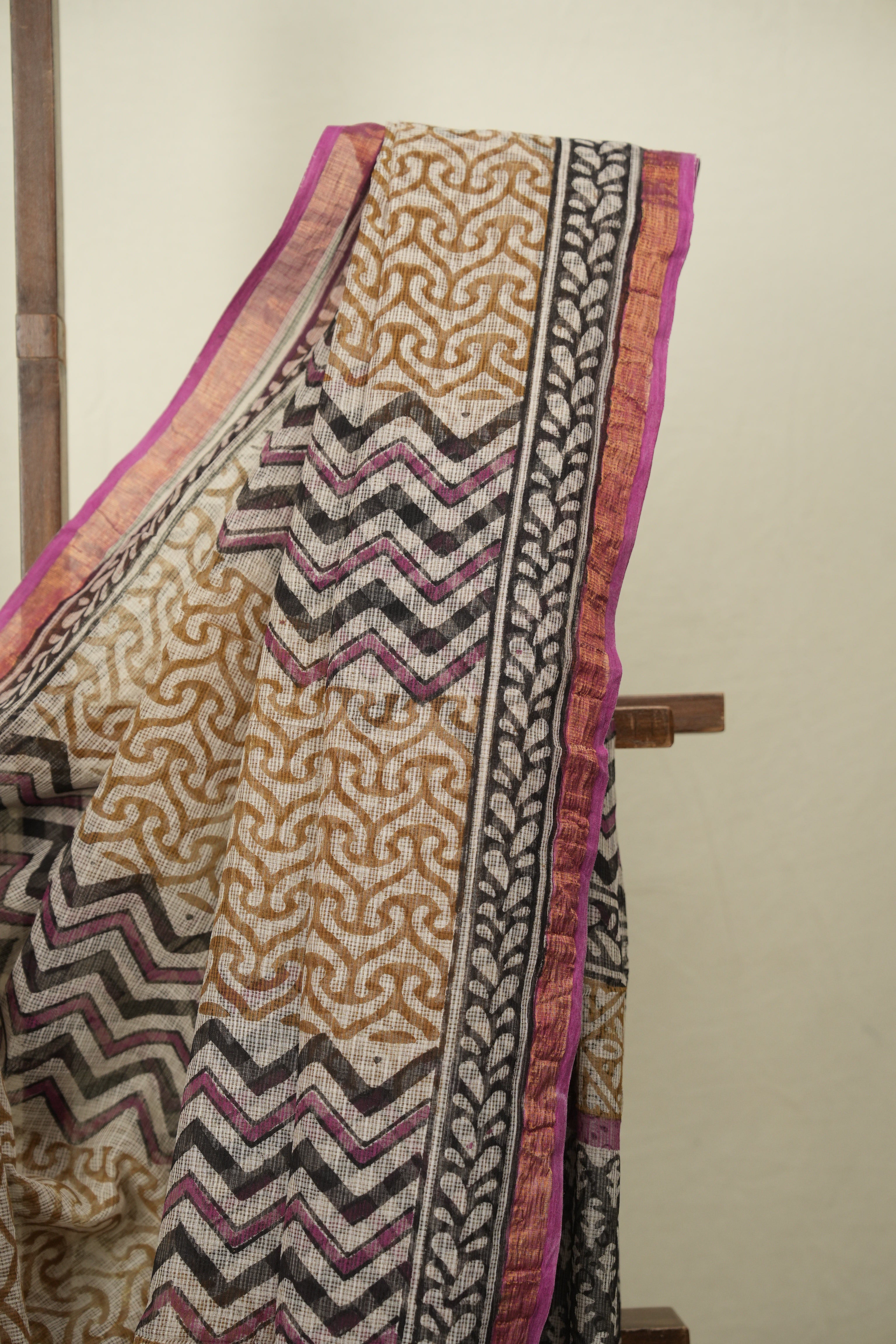 Off-White Kota Doria Saree - SROWKDS289