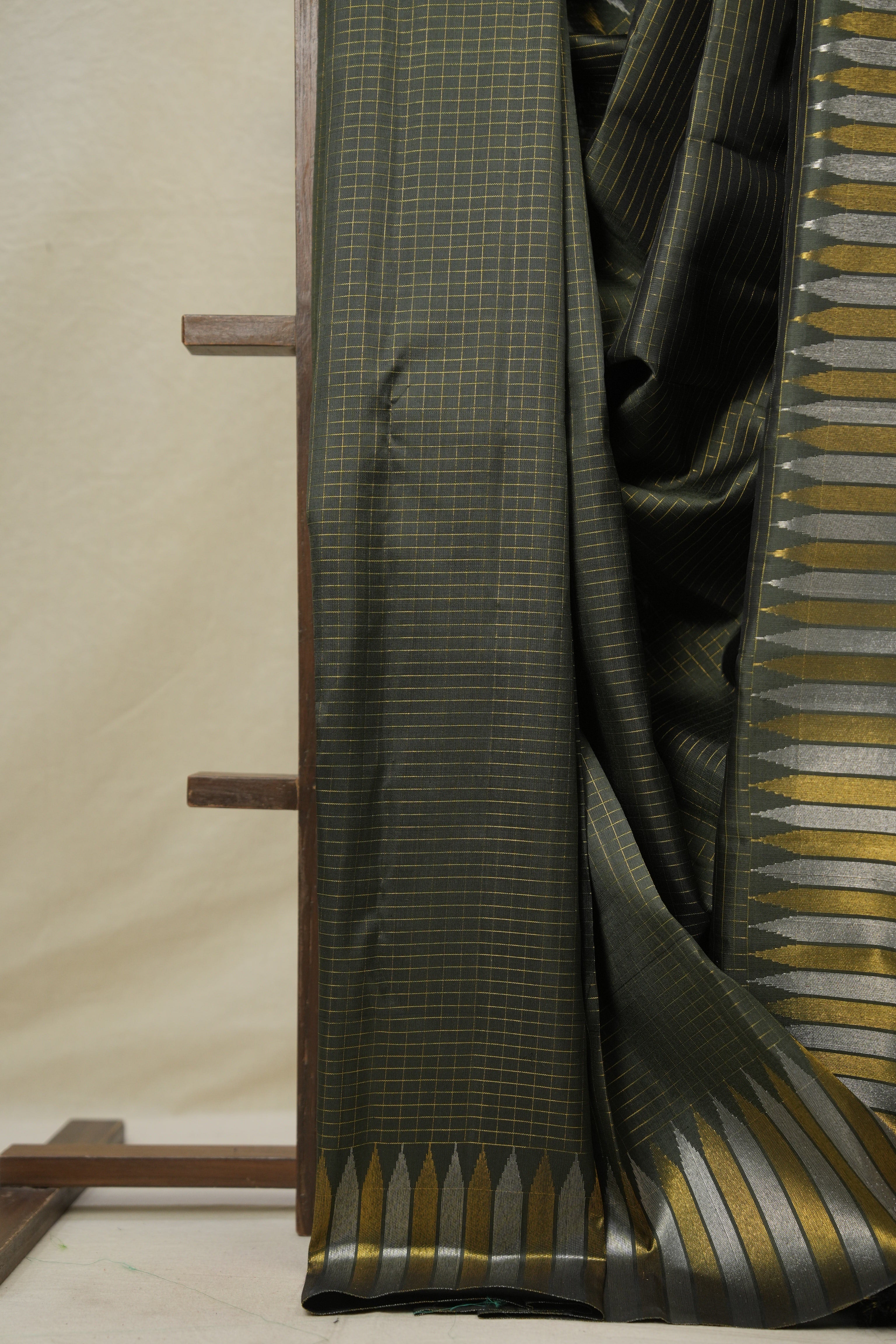 Green Kanjivaram Silk Saree - SRGKSS1023