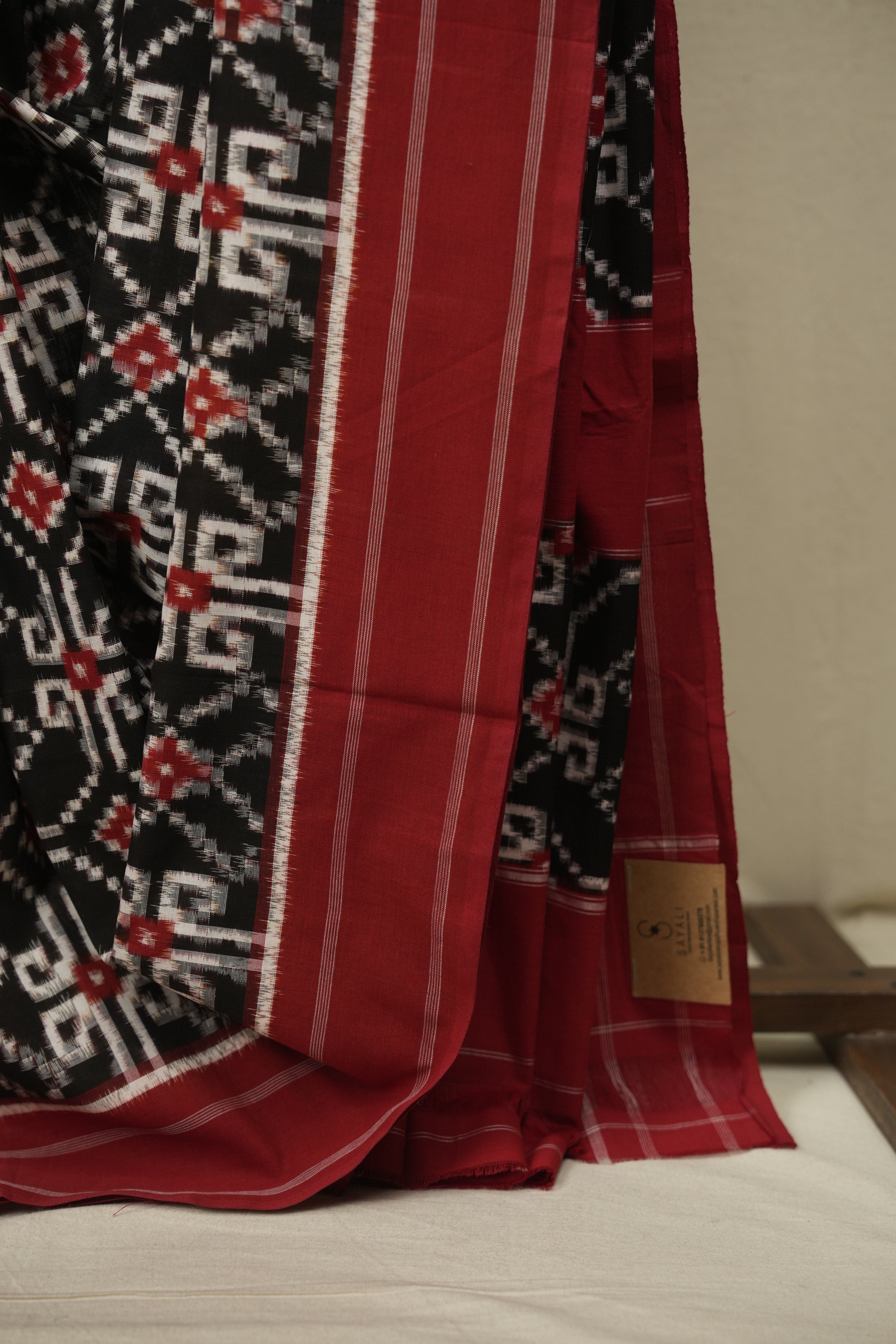 Black Pochampali Cotton Ikat Saree - SRBPCIS726