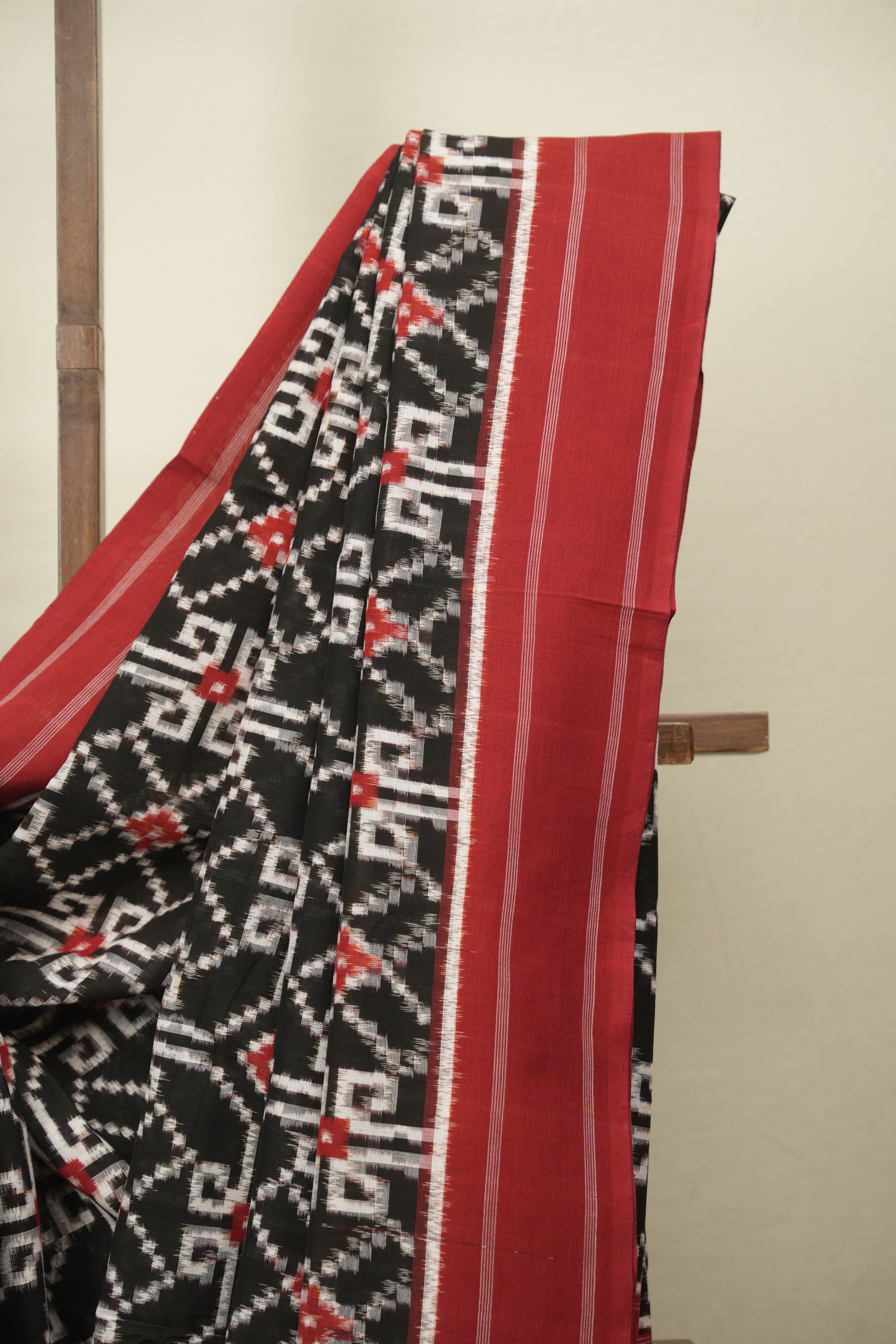 Black Pochampali Cotton Ikat Saree - SRBPCIS726