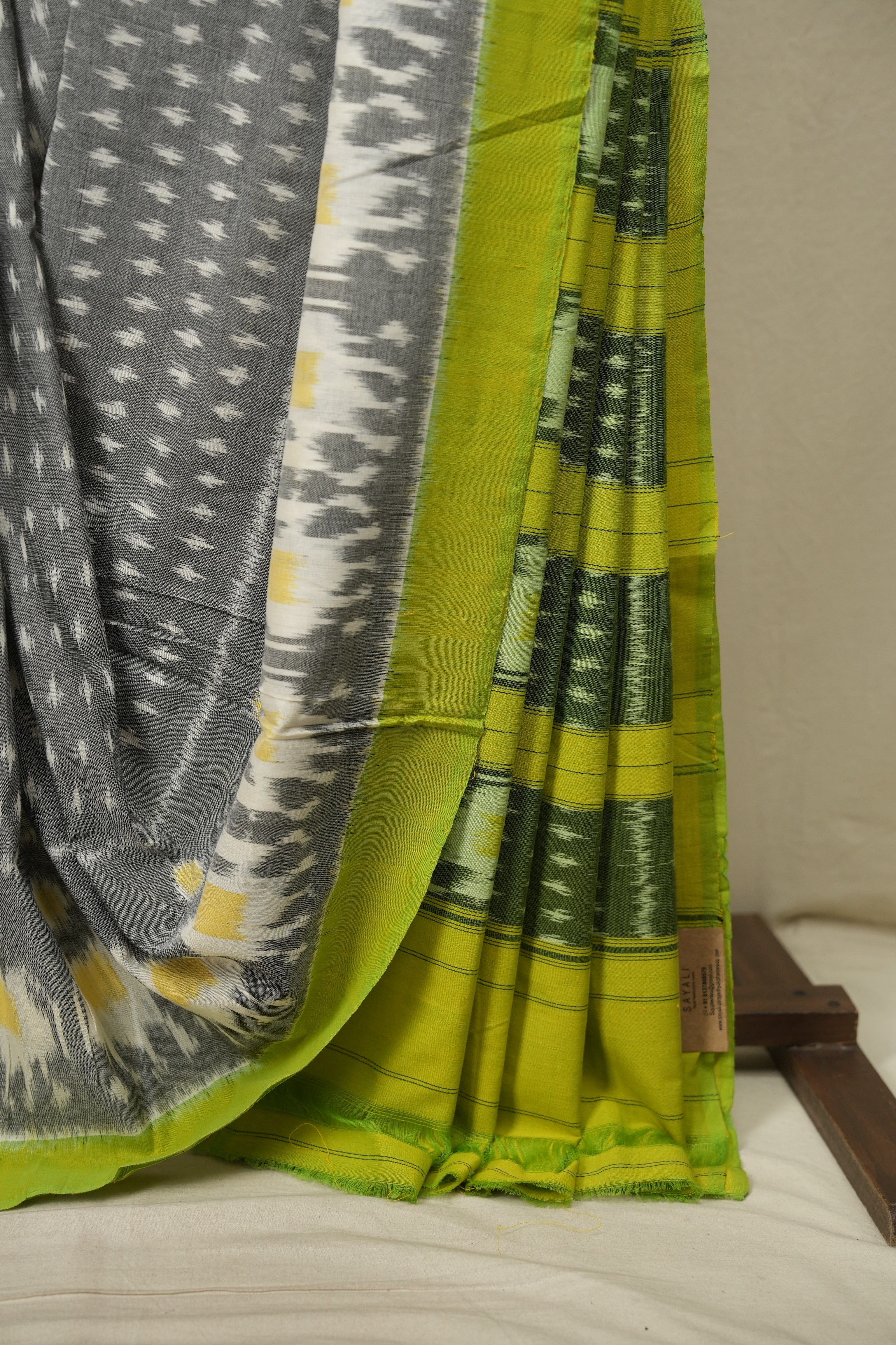 Grey Pochampalli Cotton Ikat Saree - SRGPCIS748