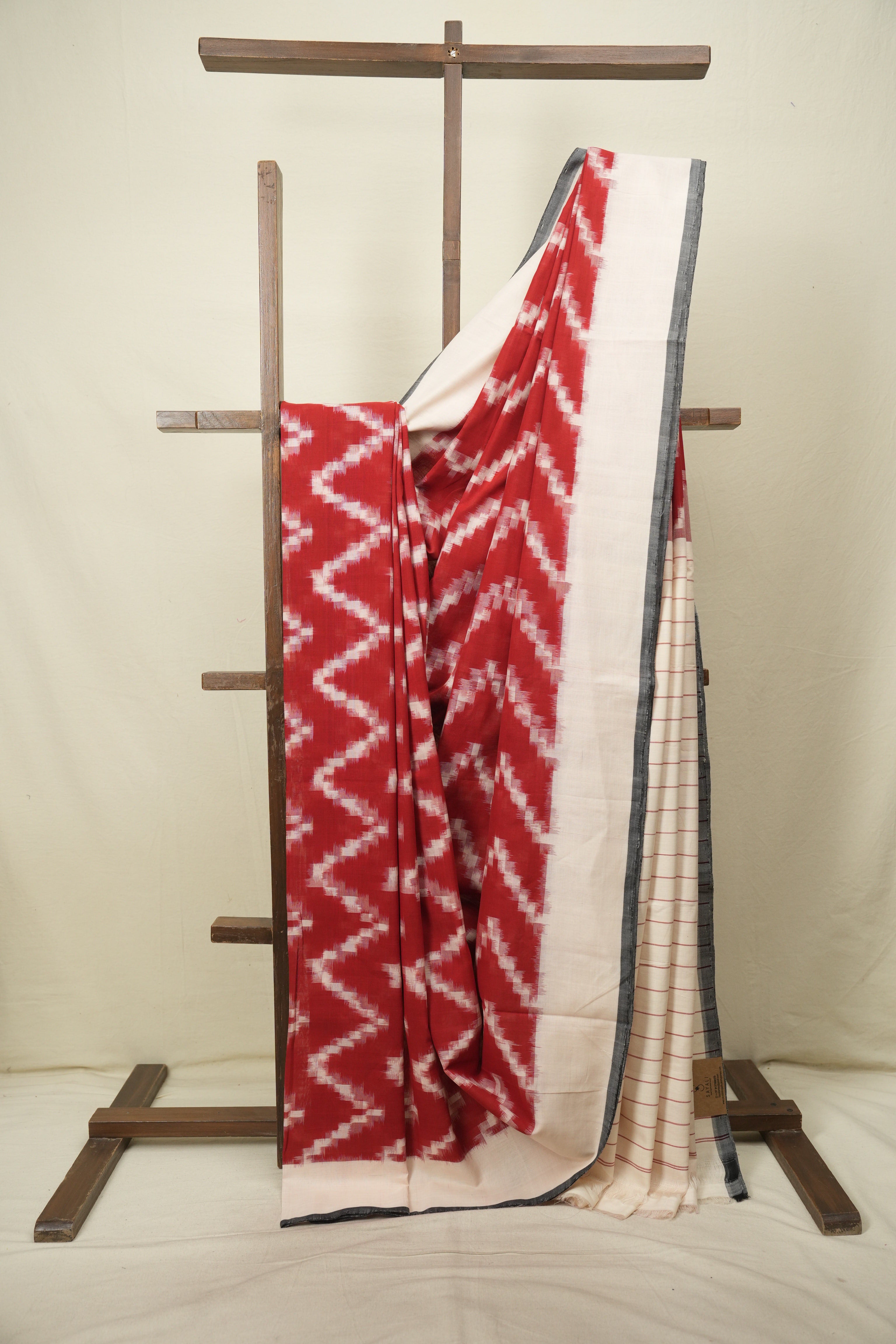Red Pochampalli Cotton Ikat Saree - SRRPCIS752