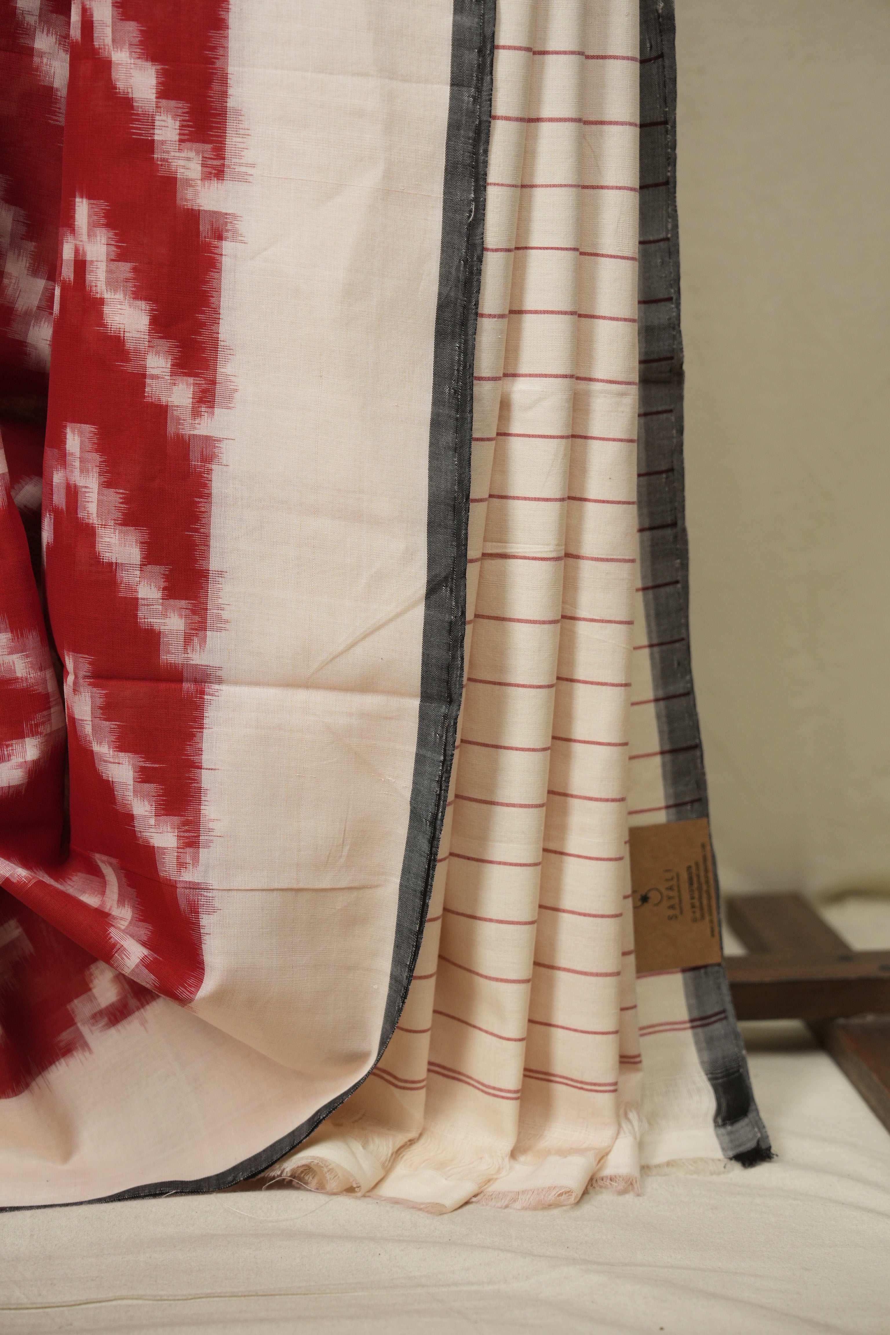Red Pochampalli Cotton Ikat Saree - SRRPCIS752