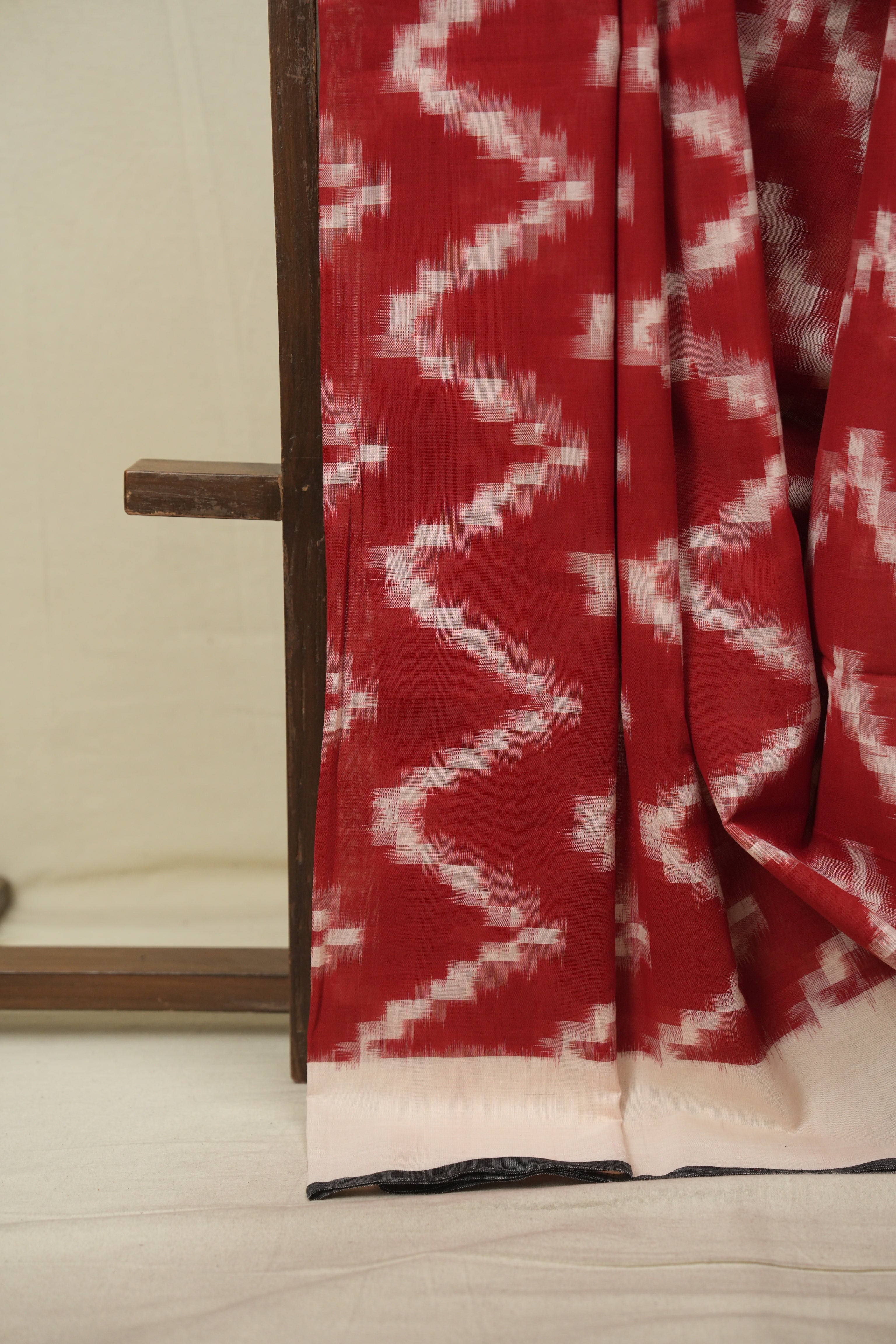 Red Pochampalli Cotton Ikat Saree - SRRPCIS752