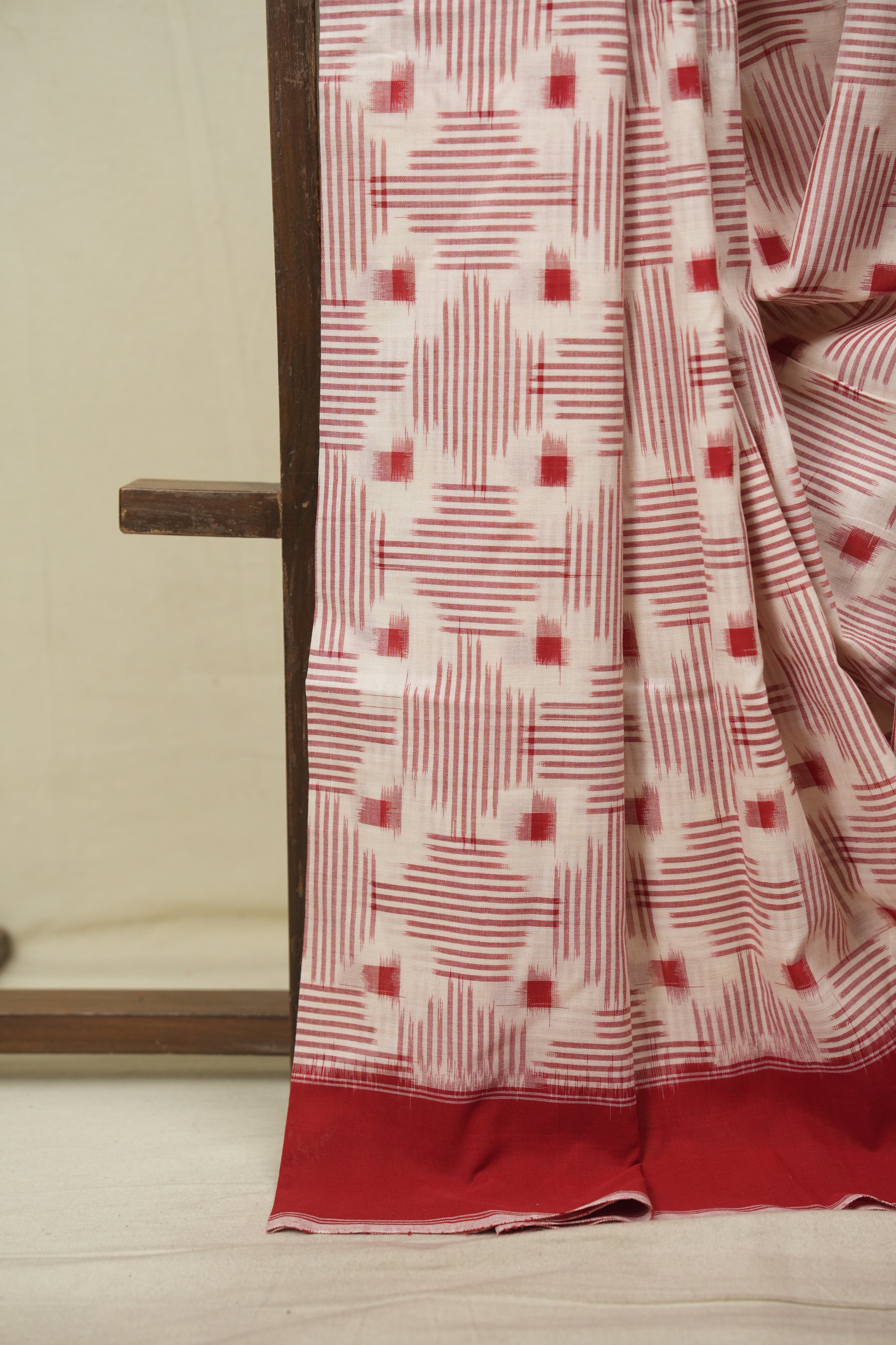 White Pochampalli Cotton Ikat Saree - SRWPCIS753