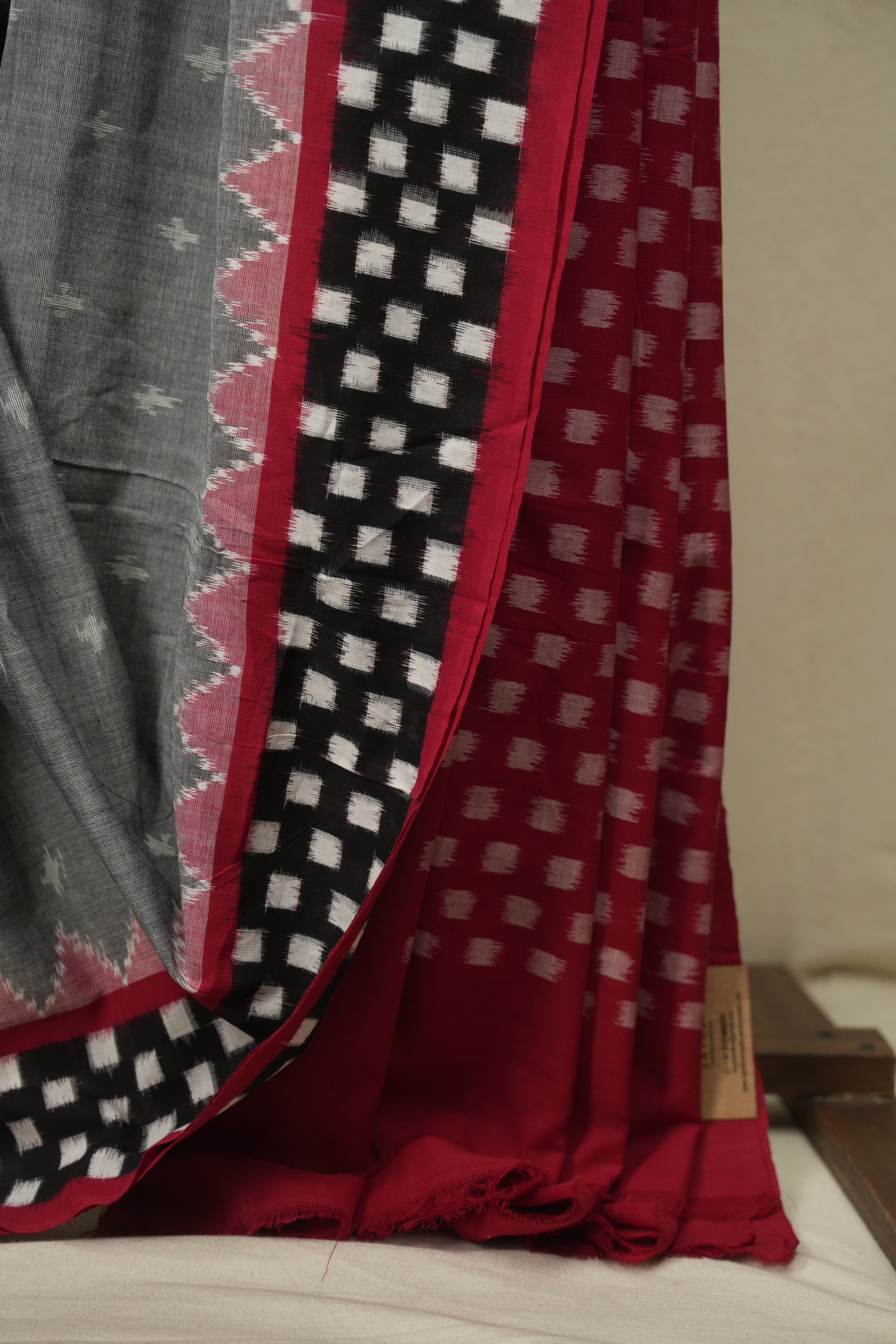Grey Pochampalli Cotton Ikat Saree - SRGPCIS755