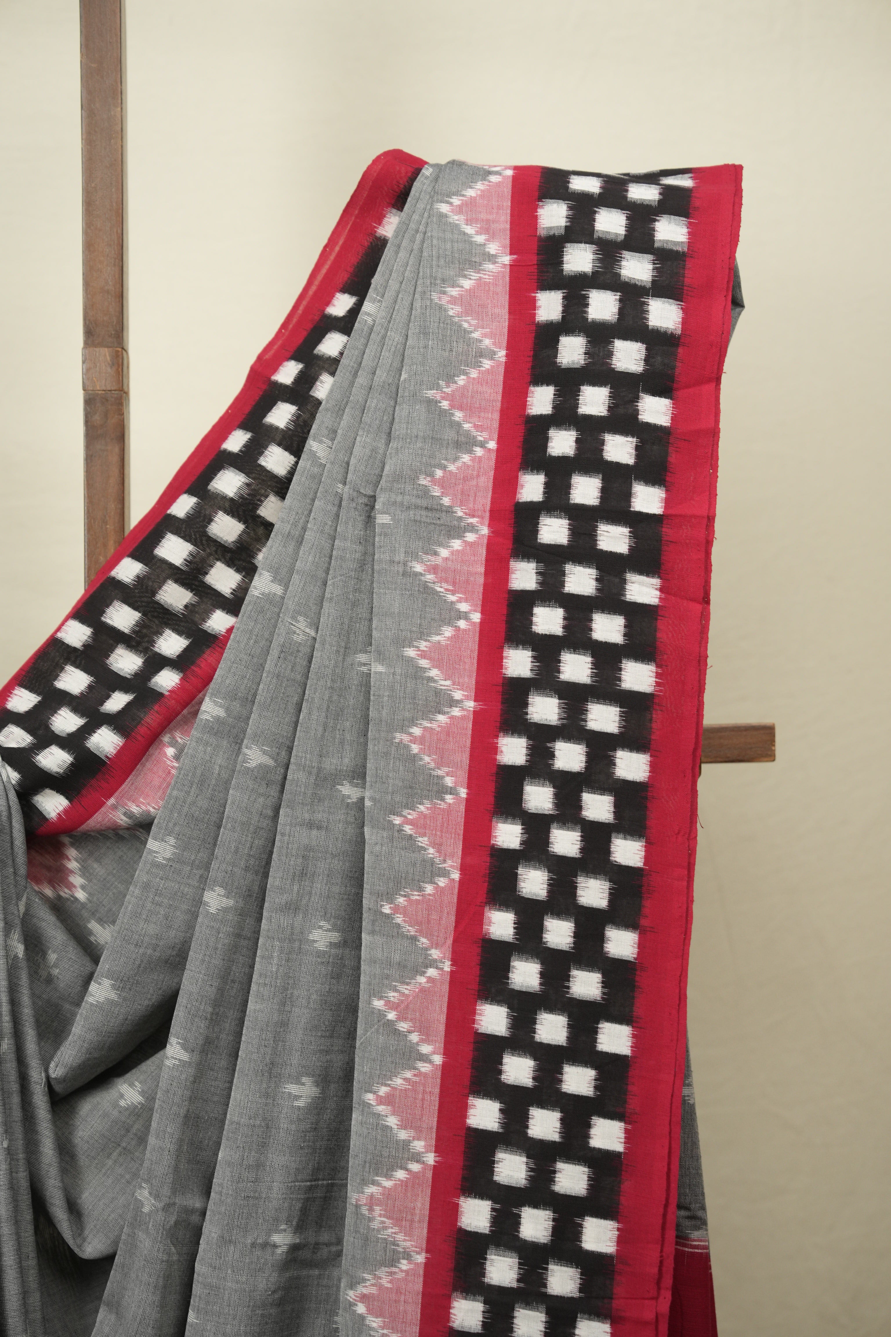 Grey Pochampalli Cotton Ikat Saree - SRGPCIS755