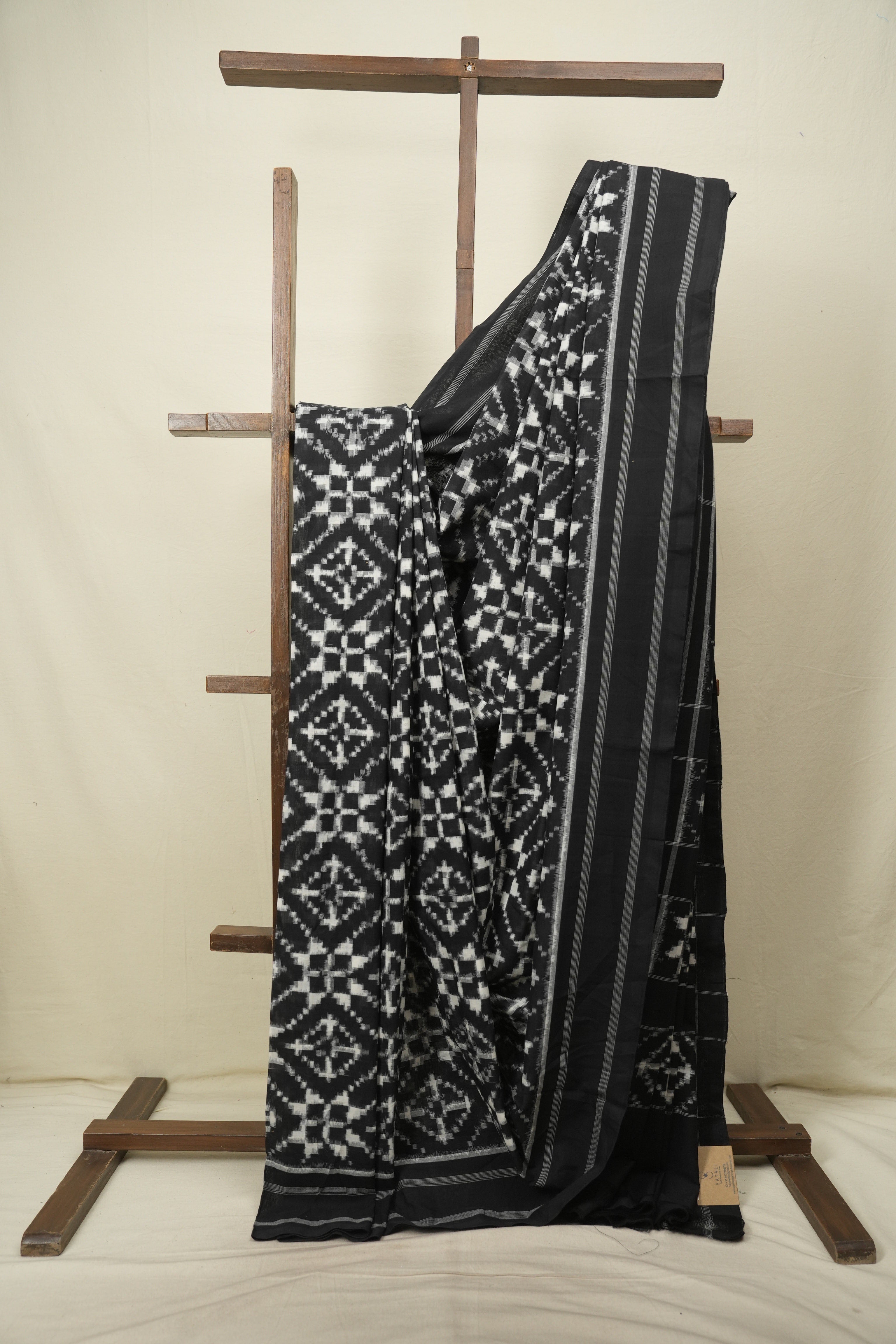 Black Pochampali Cotton Ikat Saree - SRBPCIS724