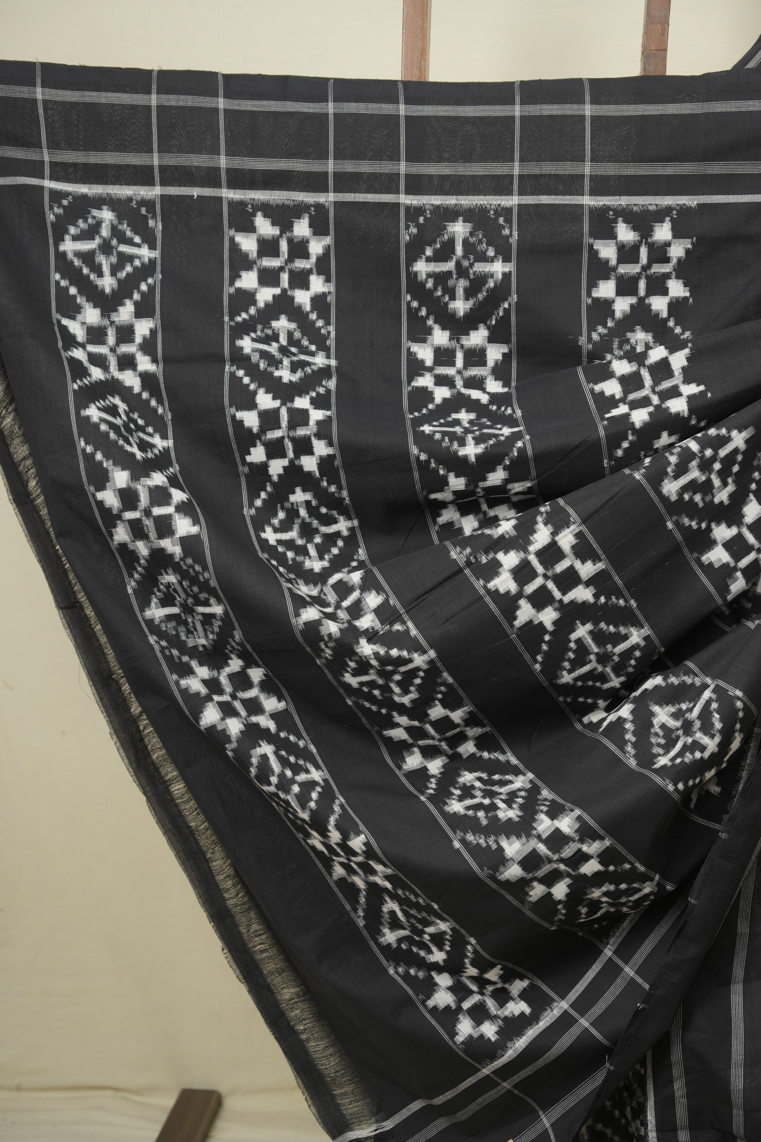 Black Pochampali Cotton Ikat Saree - SRBPCIS724
