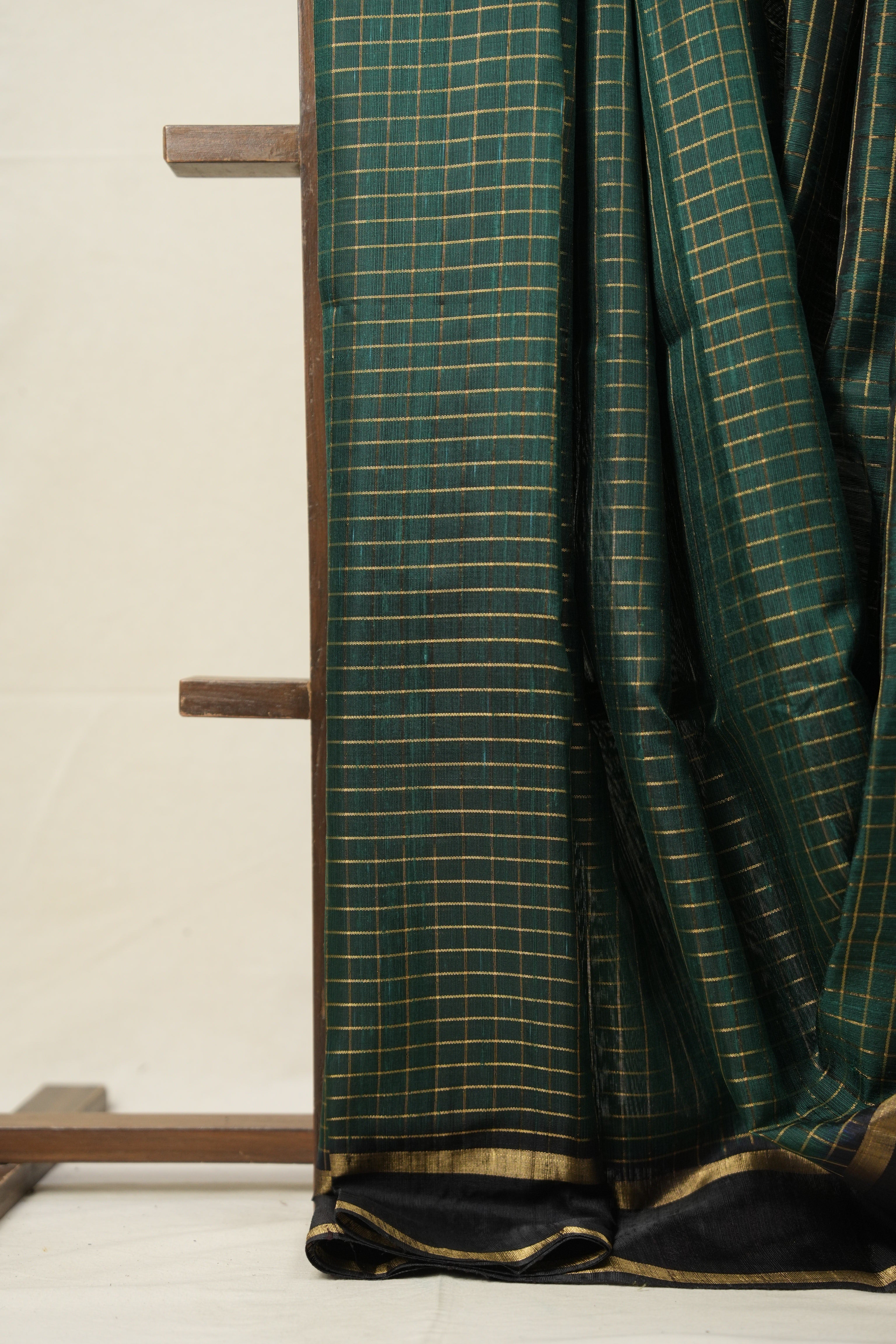 Green Raw Silk Saree - SRGRSS947