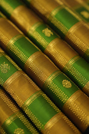 Golden Green  Kanjivaram Silk Saree - Saavari - SSGGKSS94
