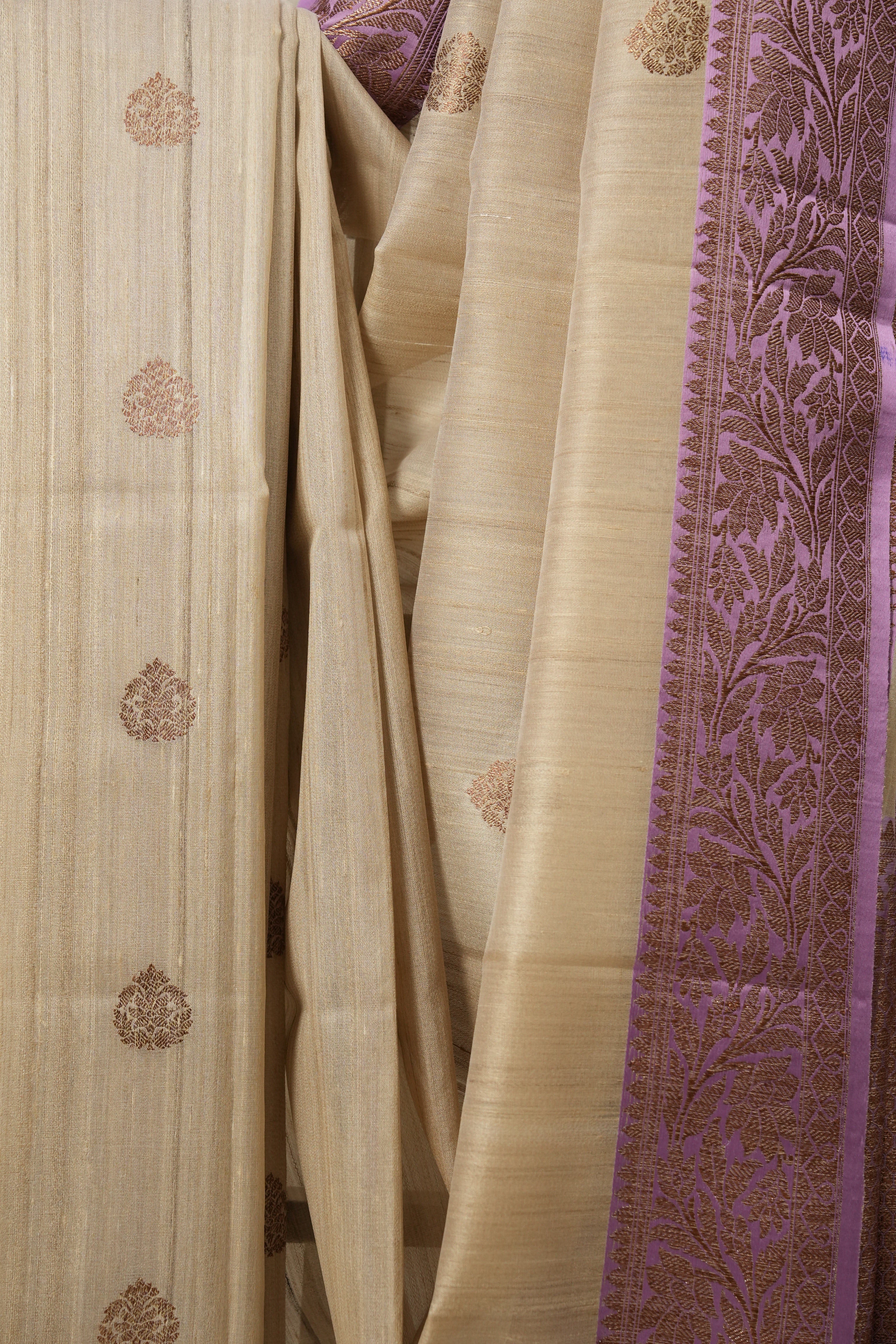 Cream Lavender Banarasi Silk Saree - SRCLBSS740