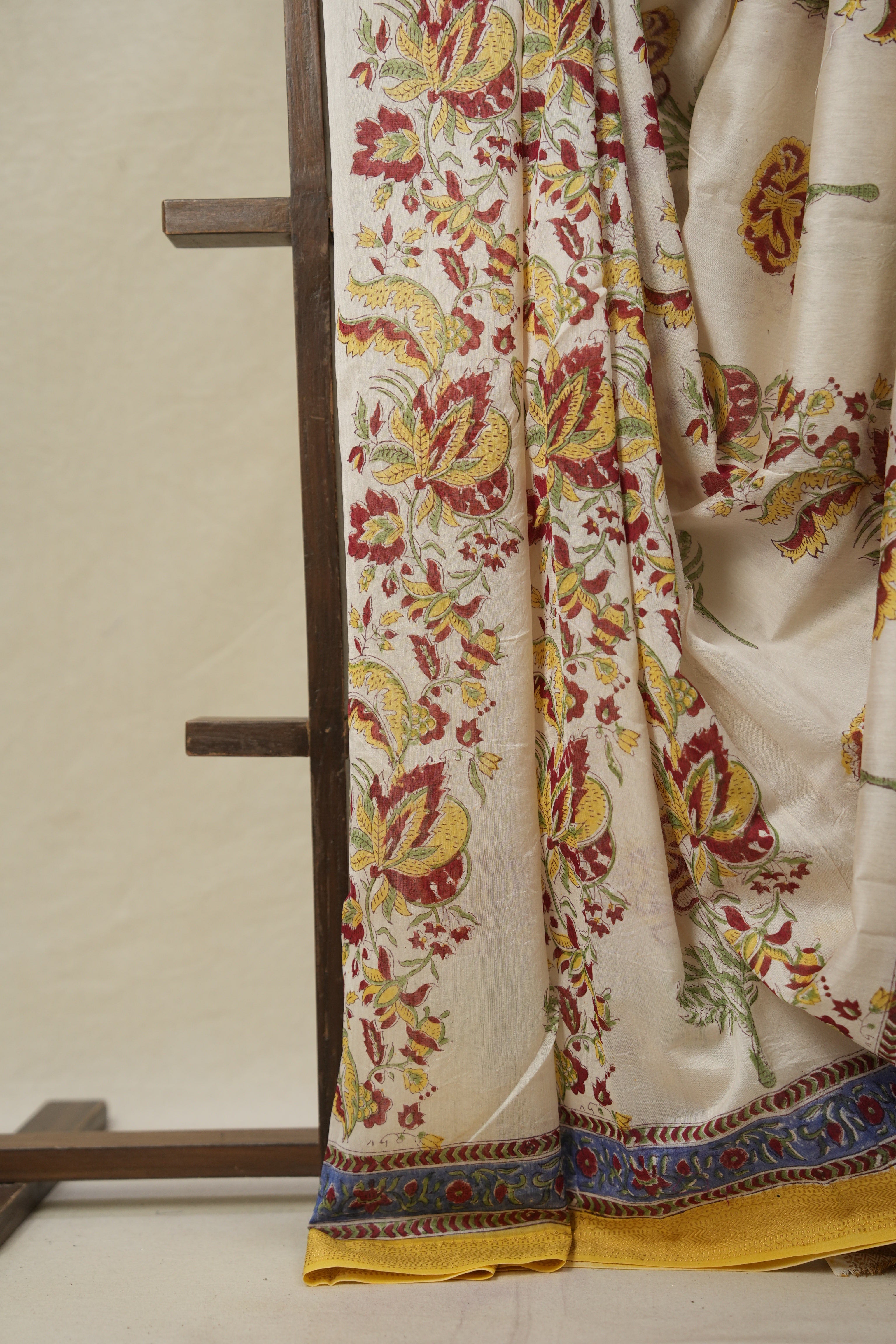 Cream HBP Cotton Silk Saree With Maheshwari Border (DEFECT) - SRCCSS80-PI