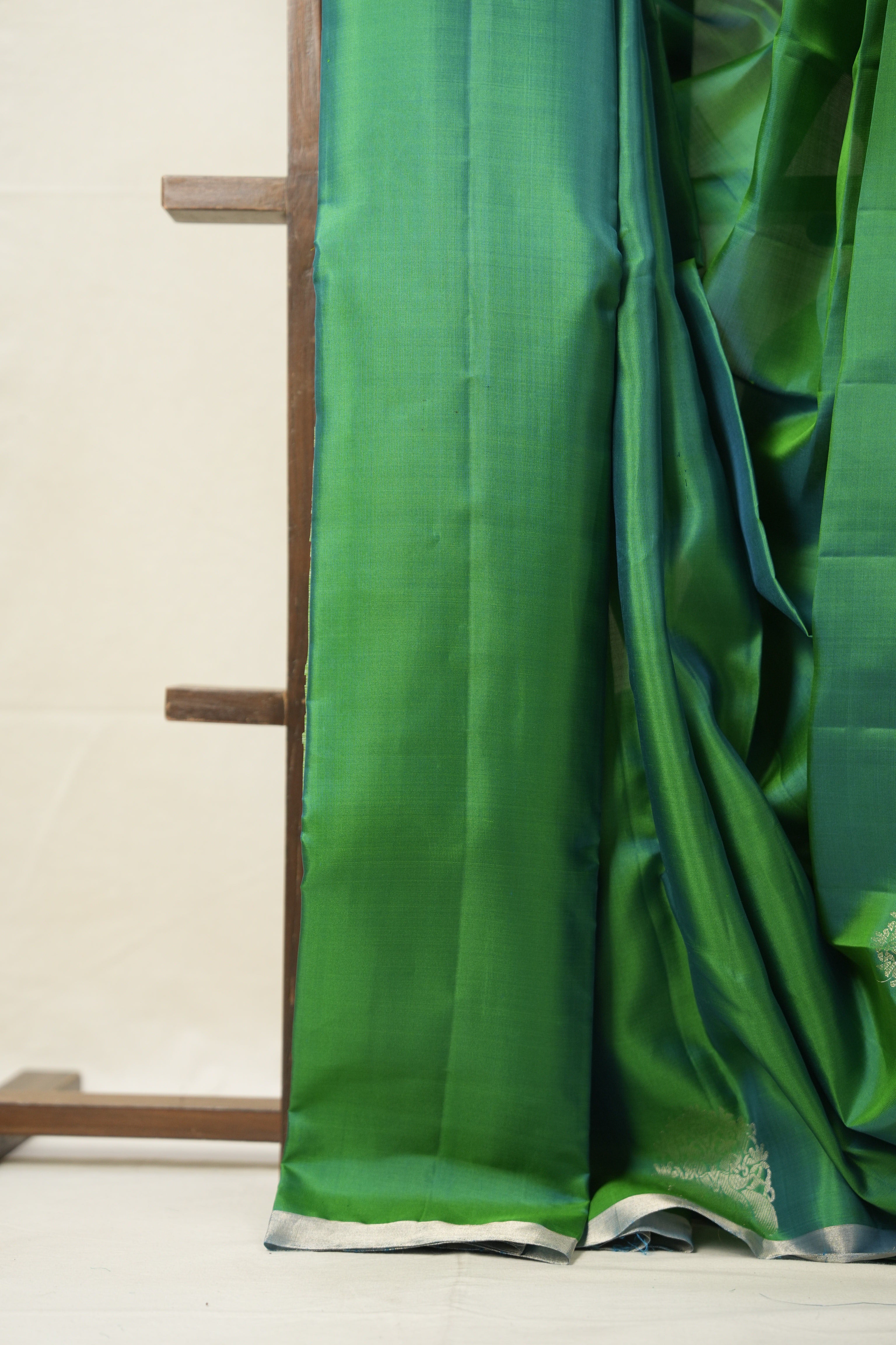 Grass Green Kanjivaram Silk Saree - SRGGKSS975