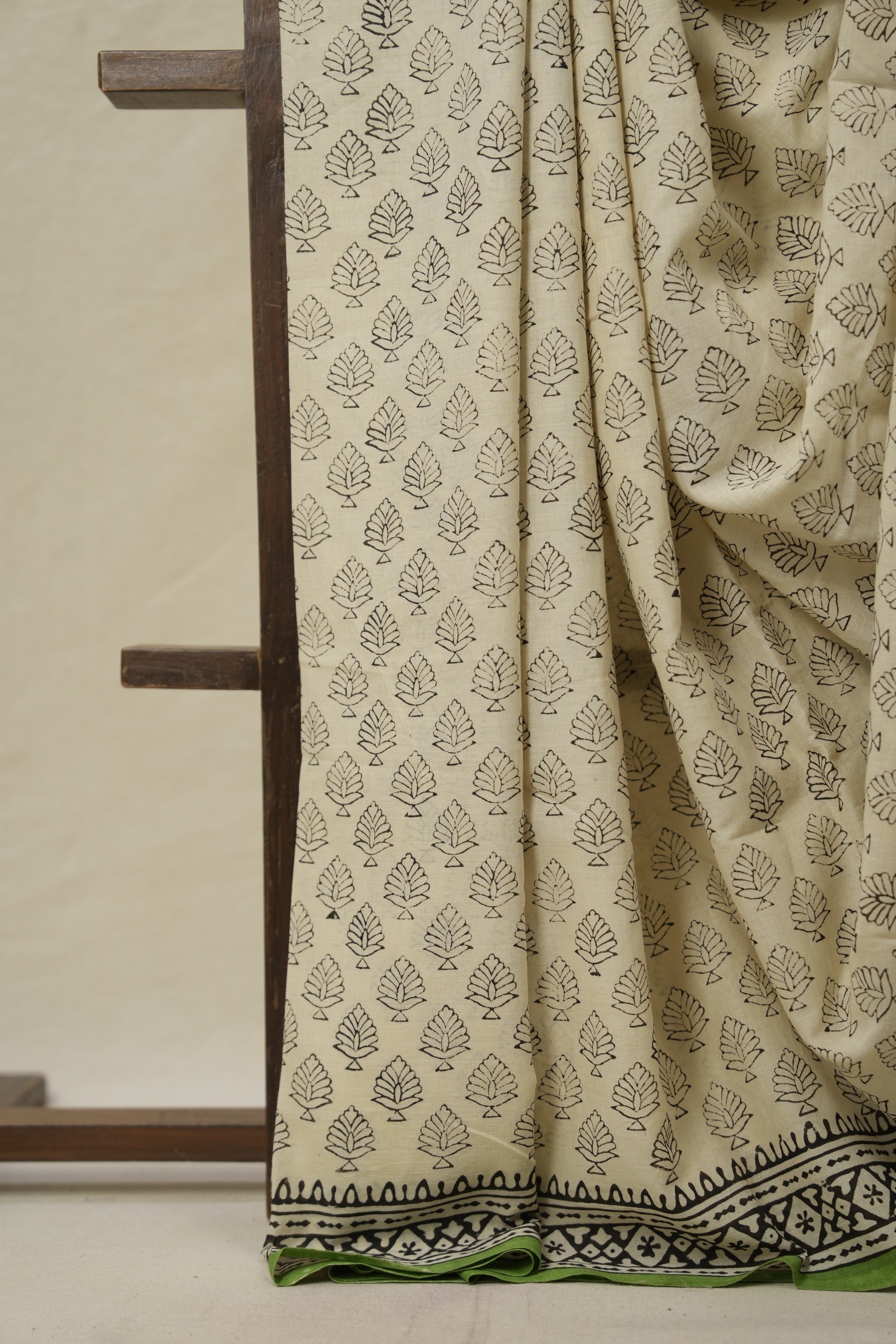 Cream HBP Cotton Saree (DEFECT) - SRCCS78-PI
