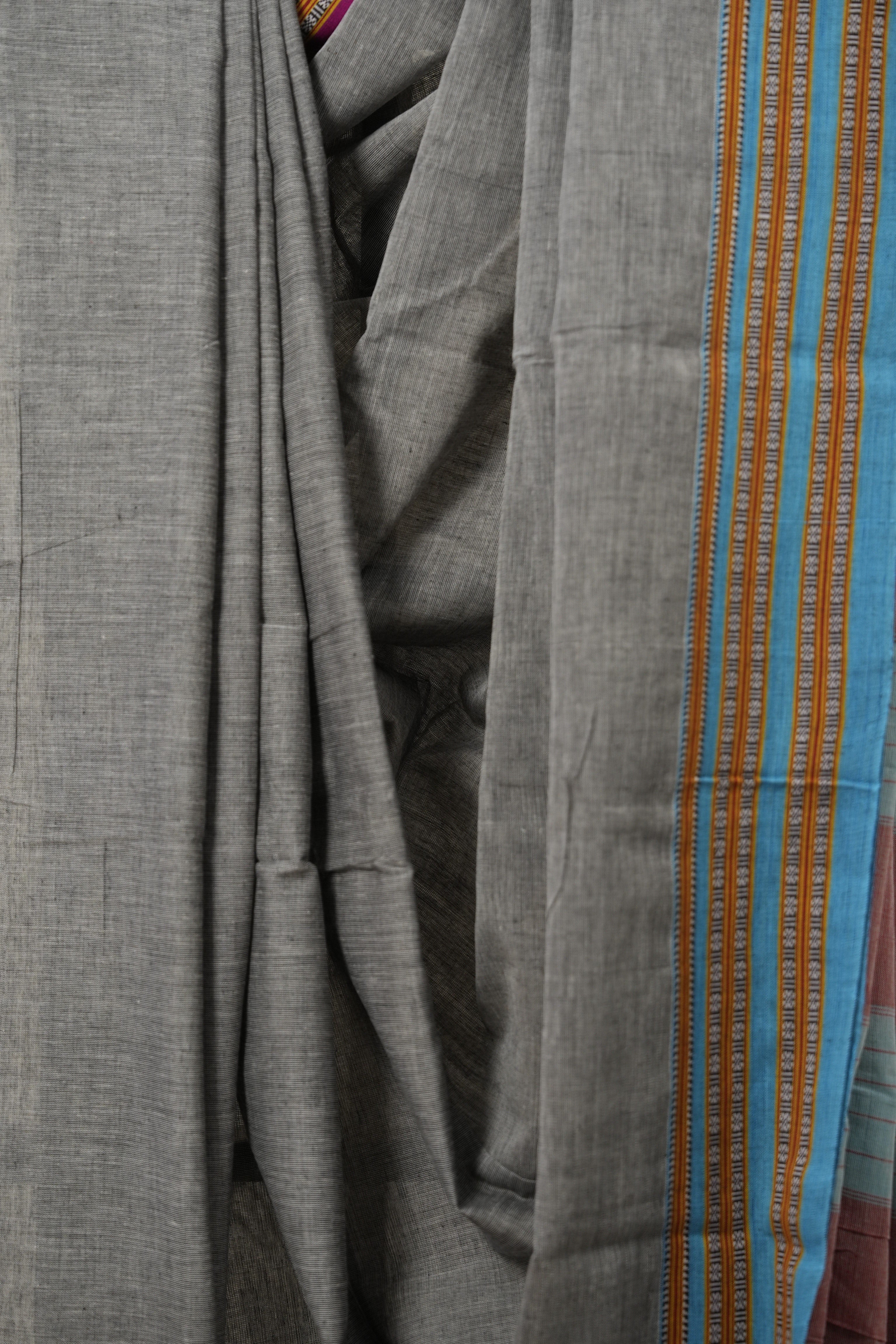 Grey Plain Cotton Patteda Anchu Saree With Gomi Border - SRGPAS302