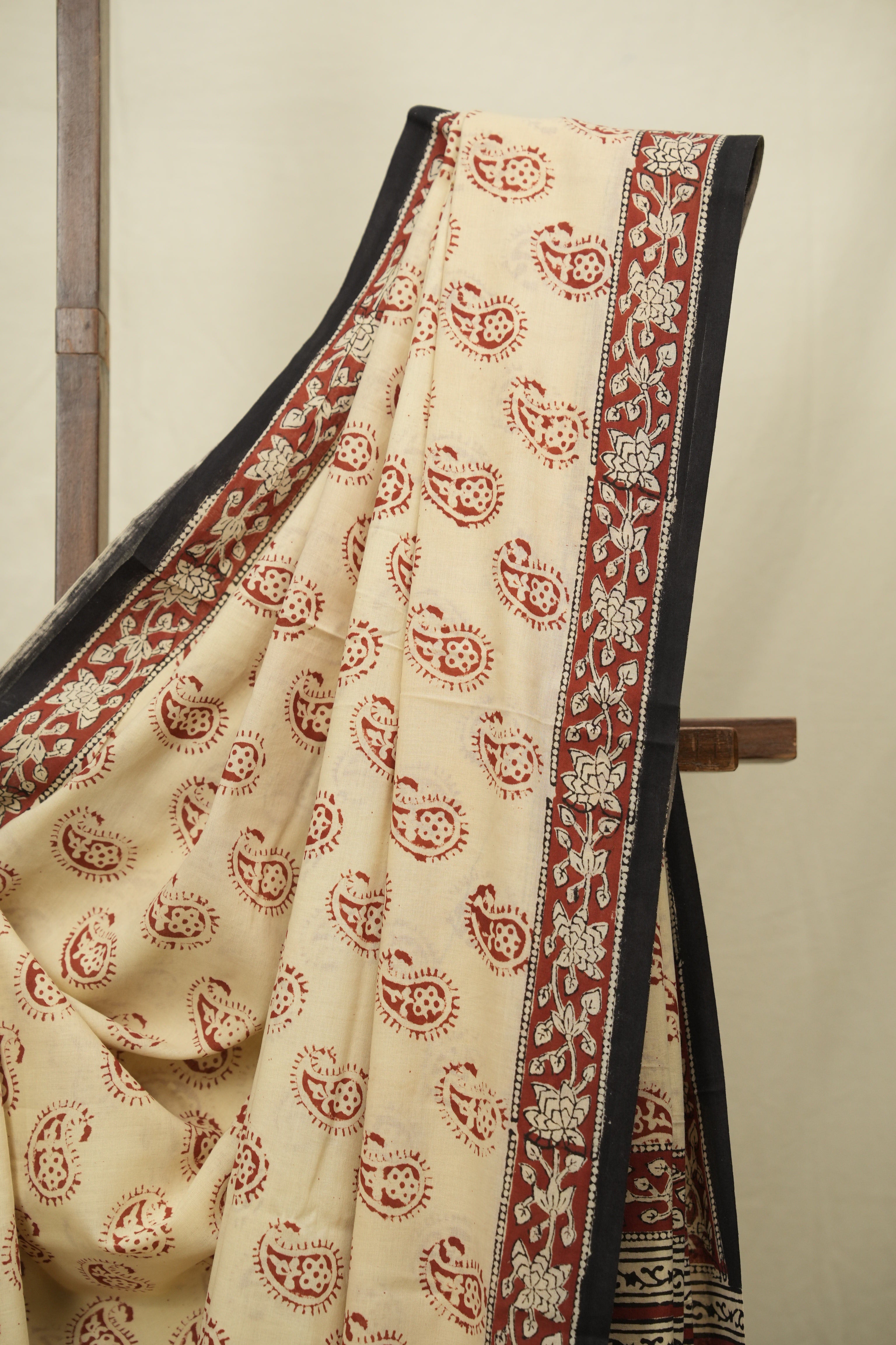 Cream HBP Cotton Saree - SRCCS3402