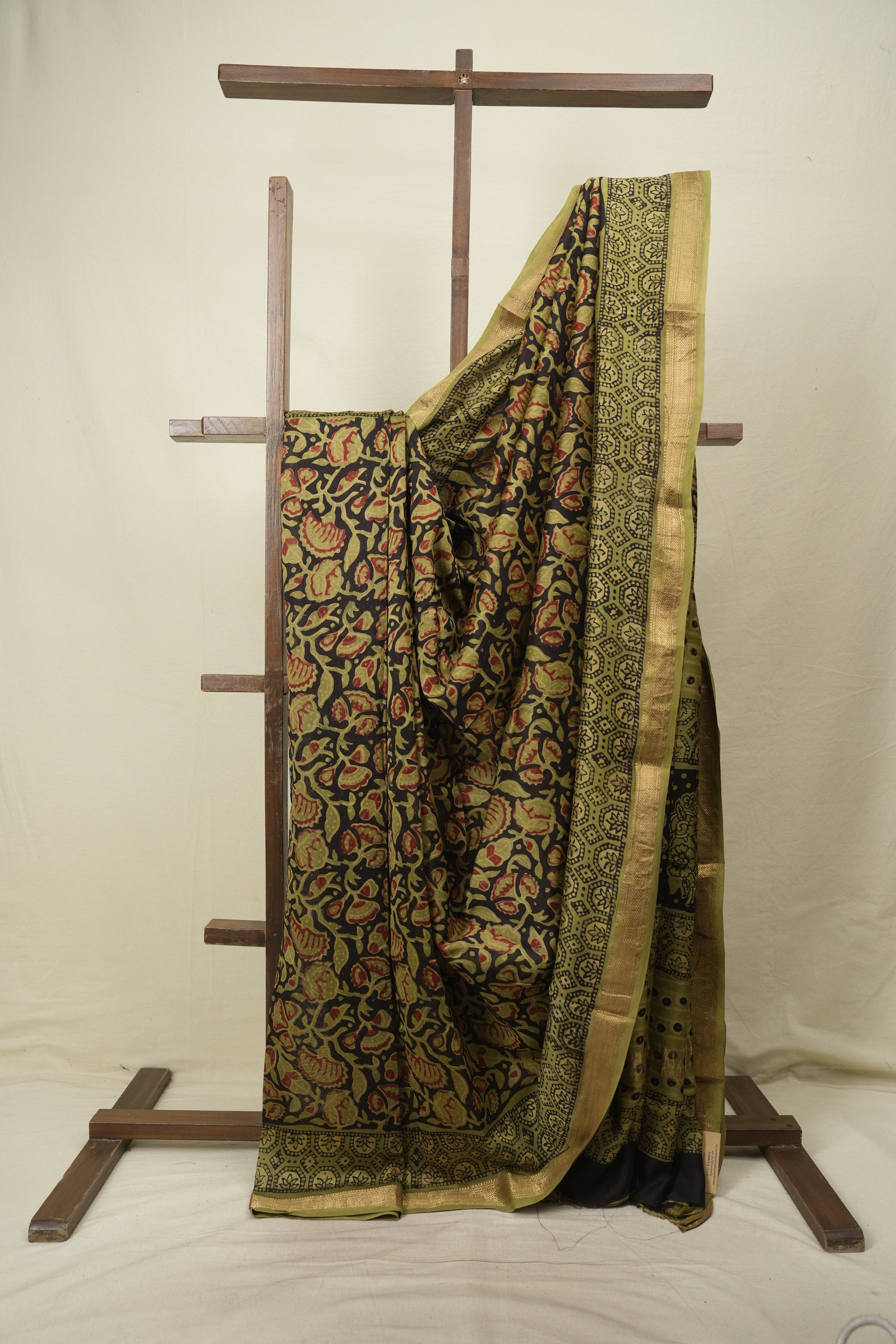 Black HBP Cotton Silk Saree With Maheshwari Border - SRBCSS1812