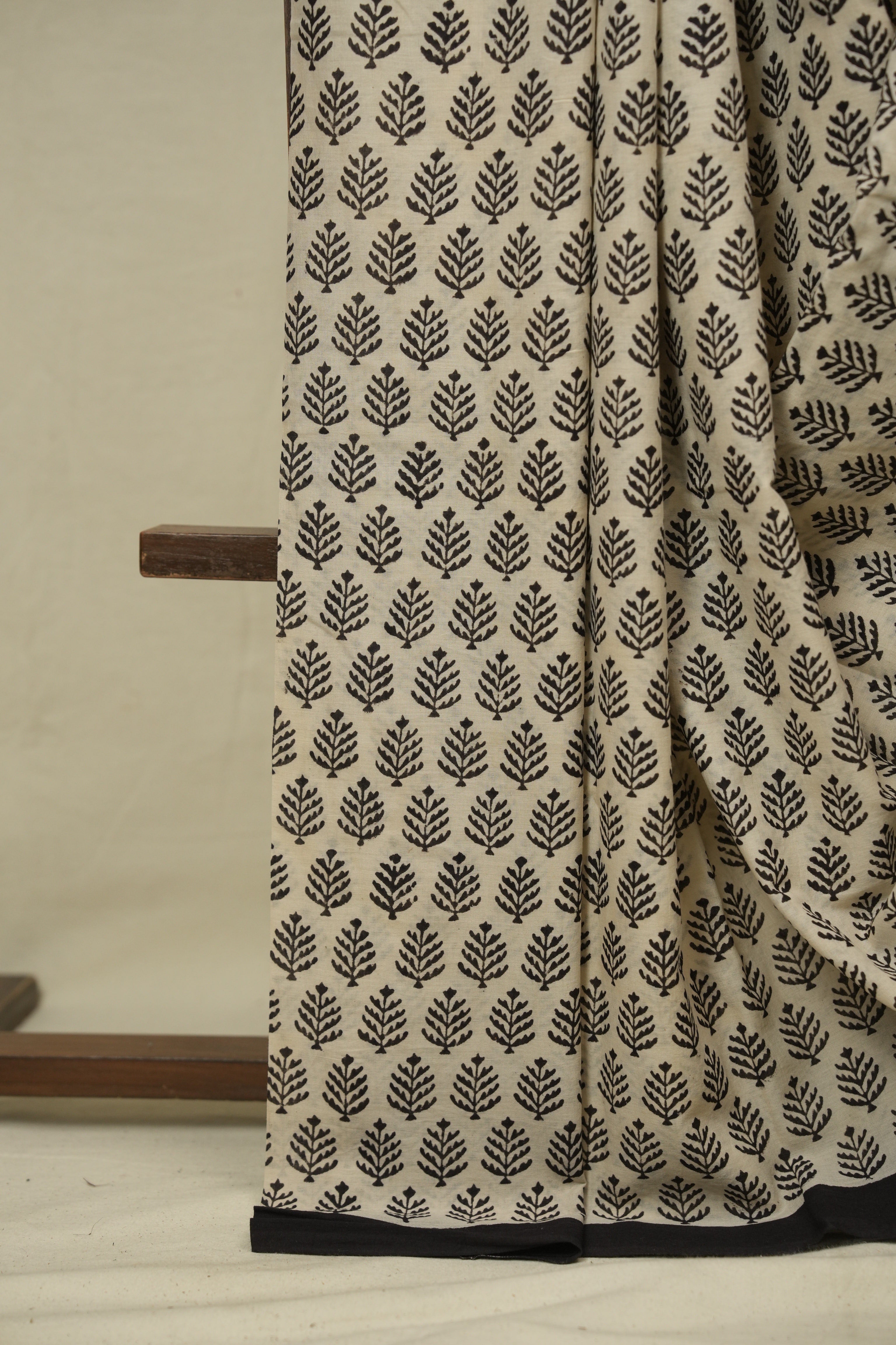 Off White HBP Cotton Saree - SROWCS3457
