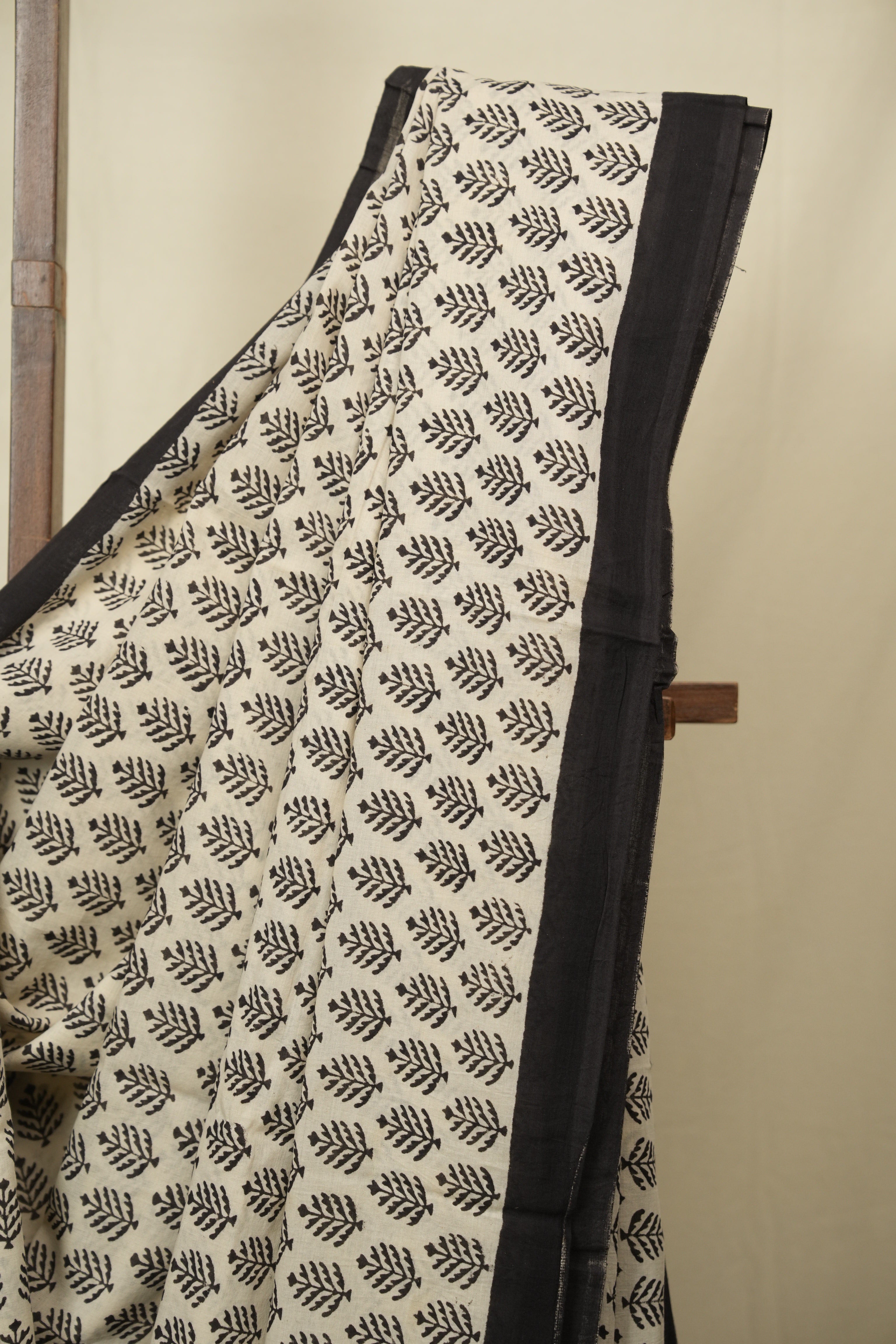 Off White HBP Cotton Saree - SROWCS3457