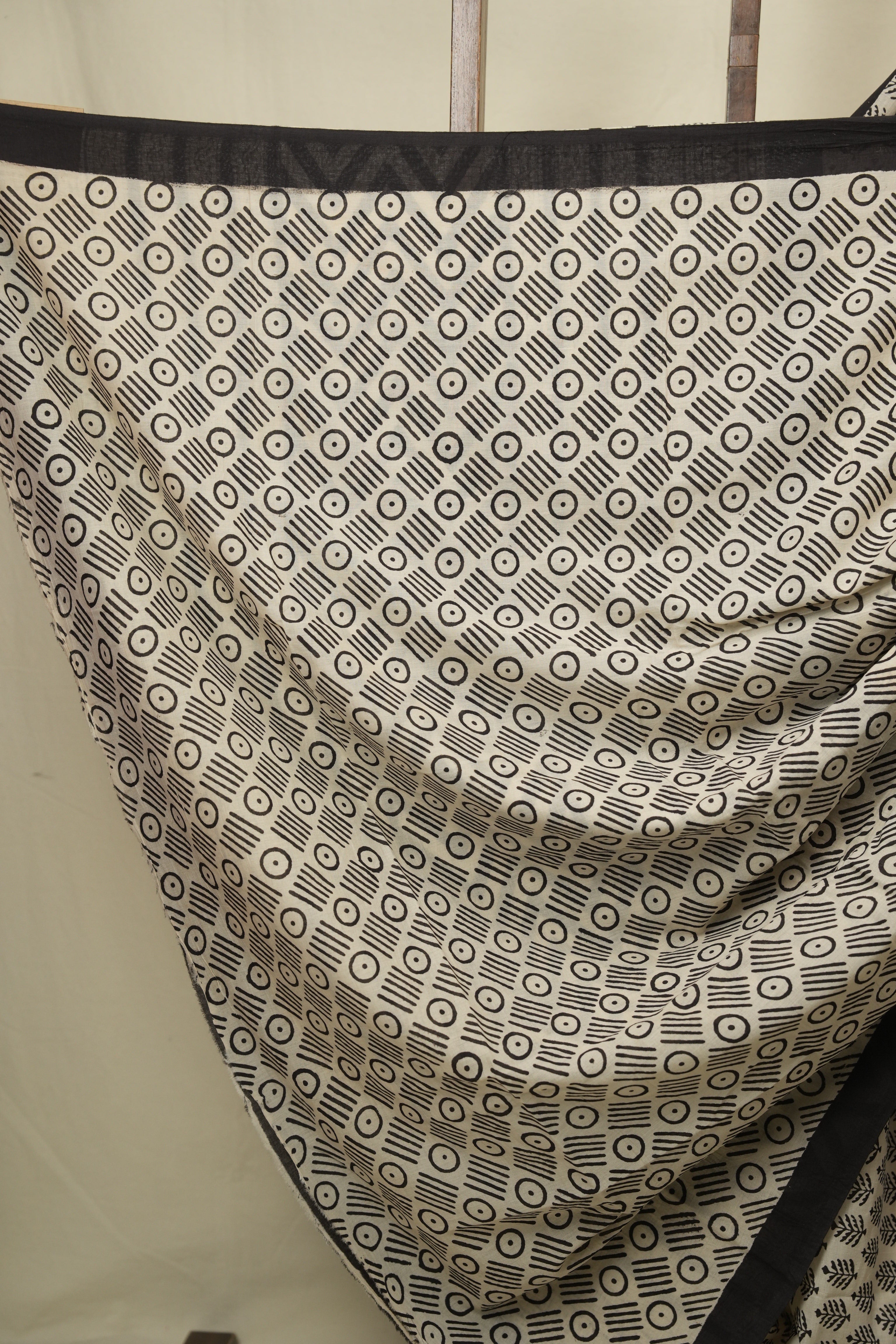Off White HBP Cotton Saree - SROWCS3457