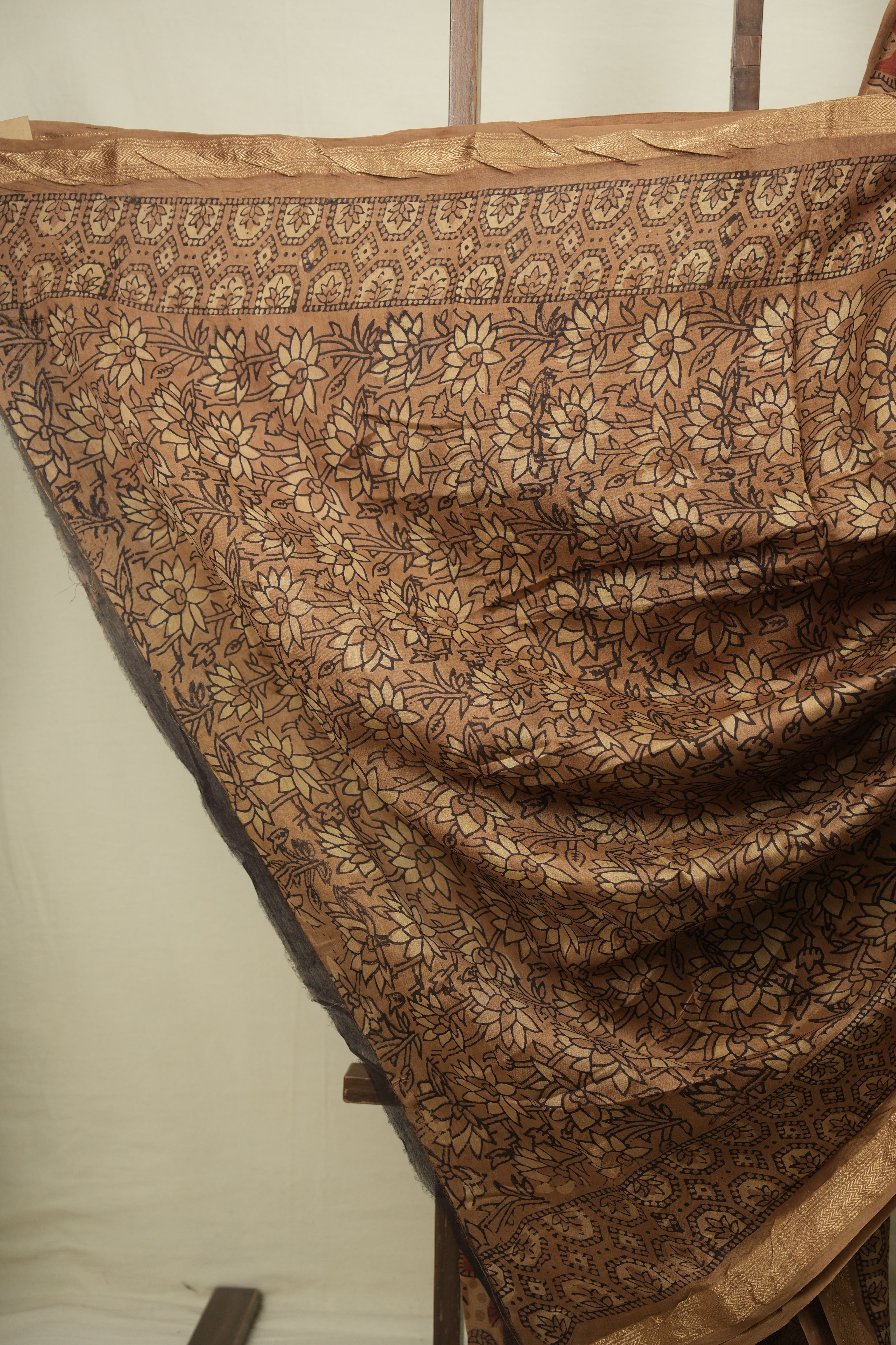 Beige HBP Cotton Silk Saree With Maheshwari Border - SRBCSS1809