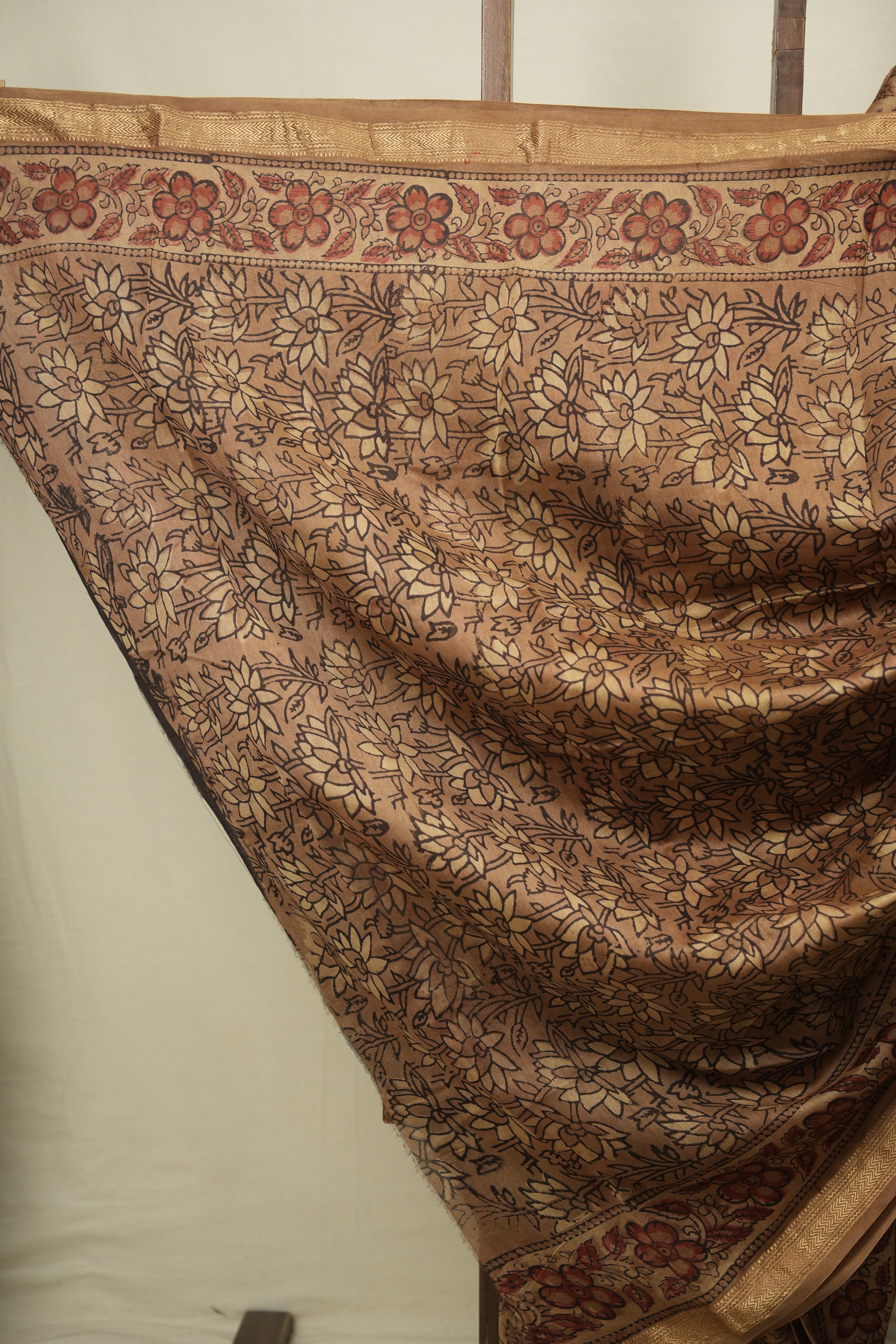 Beige HBP Cotton Silk Saree With Maheshwari Border - SRBCSS1806