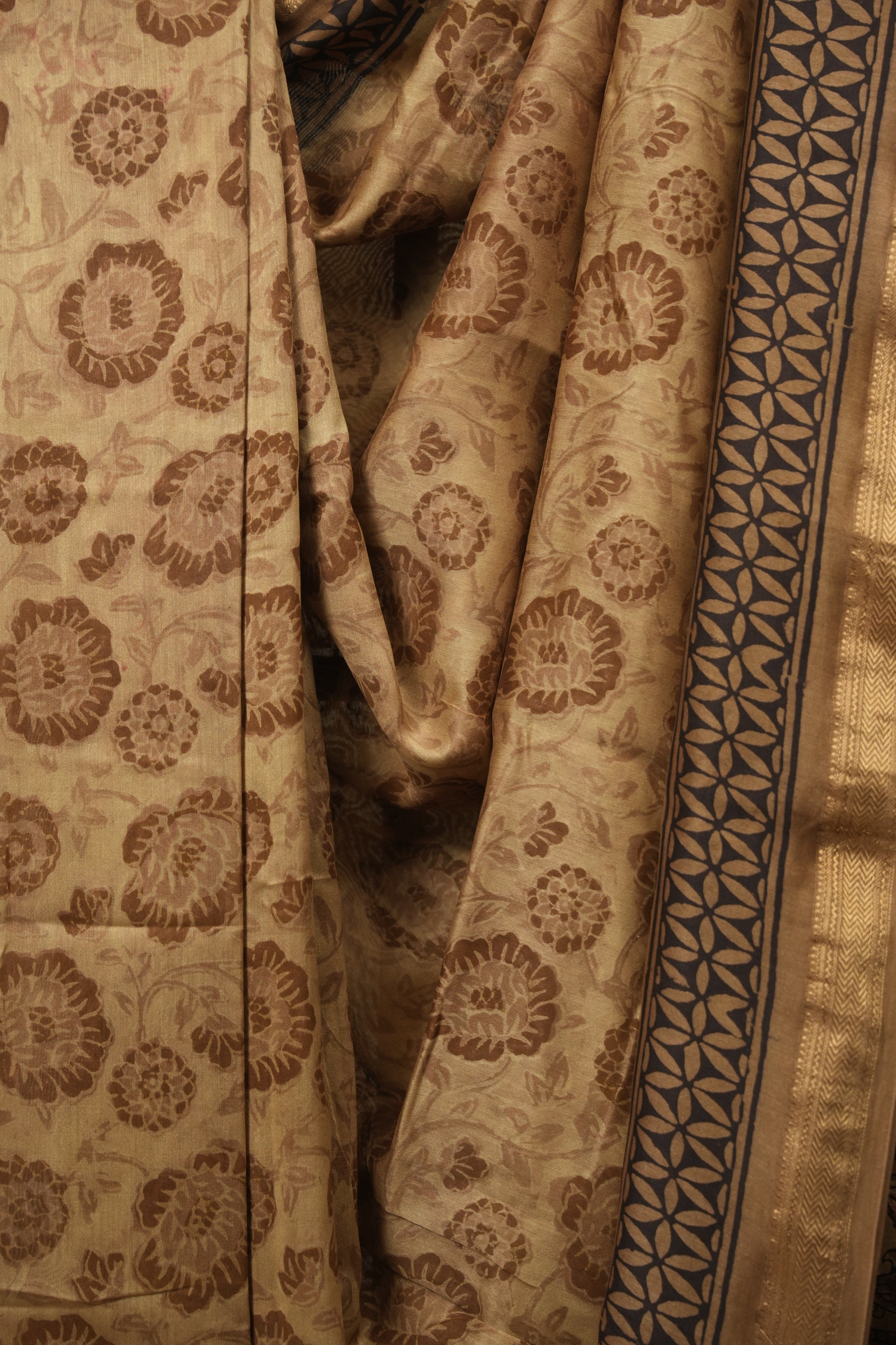 Beige HBP Cotton Silk Saree With Maheshwari Border - SRBCSS1807