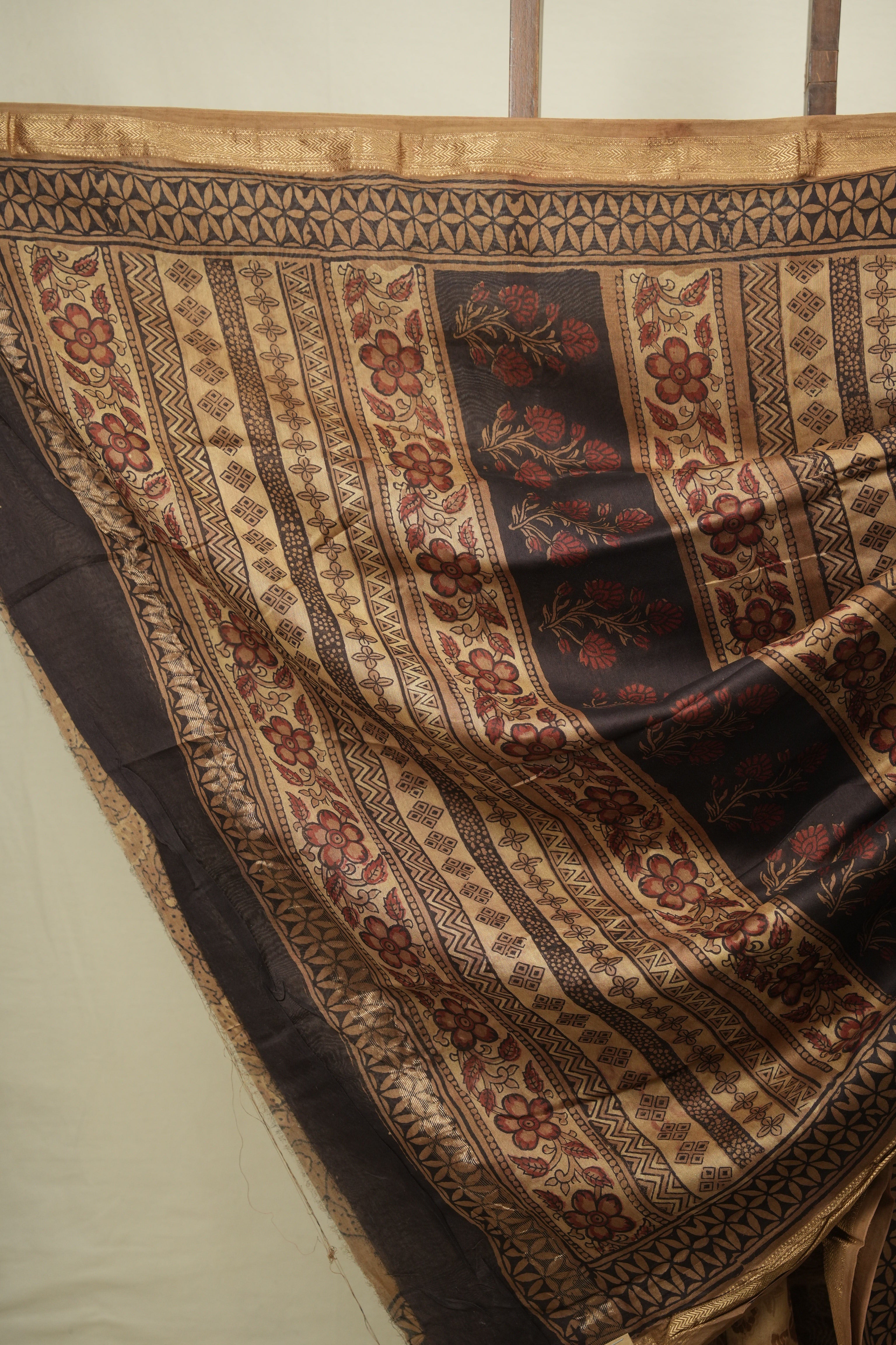 Beige HBP Cotton Silk Saree With Maheshwari Border - SRBCSS1807